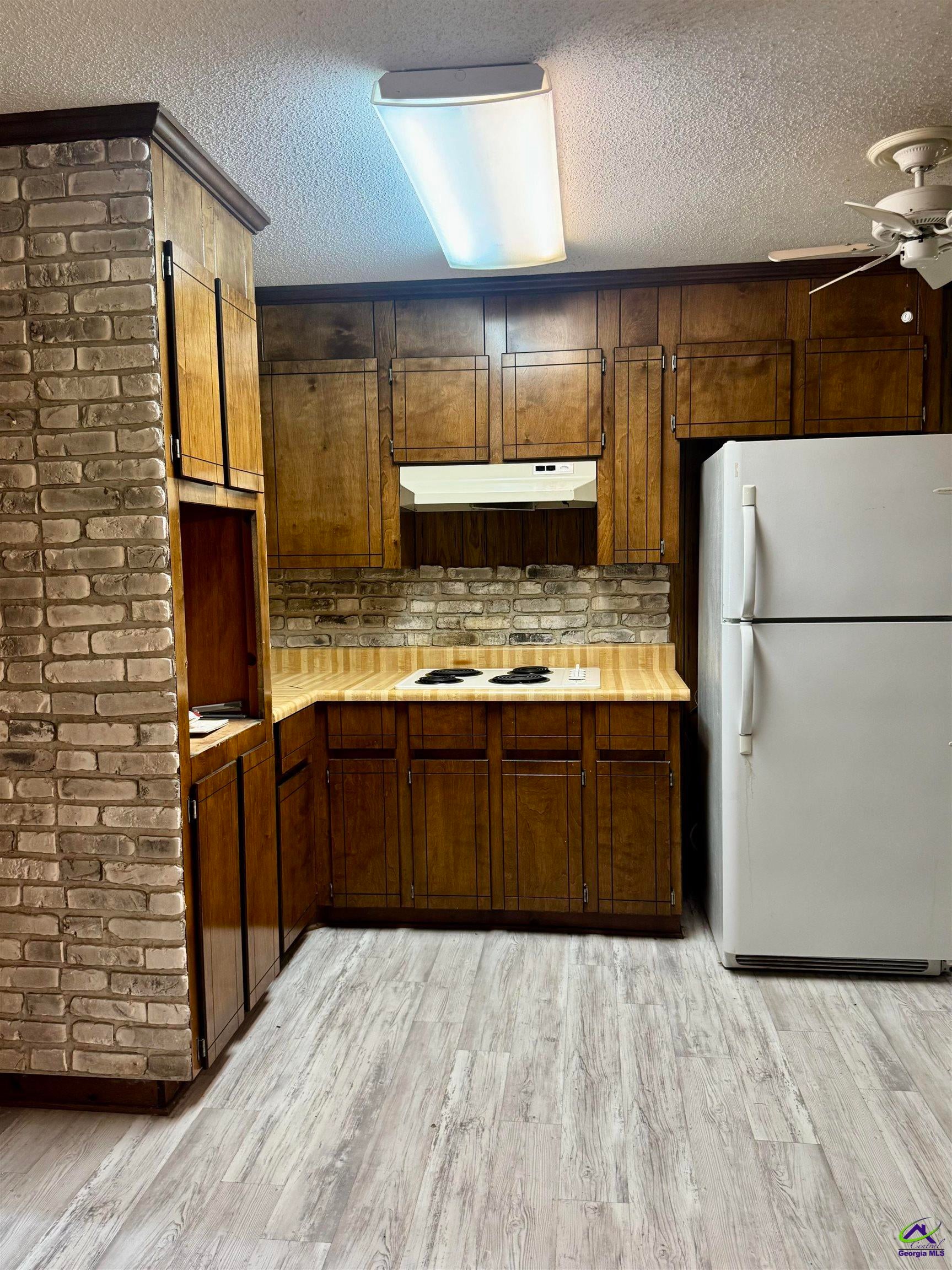 3349 Sandy Circle