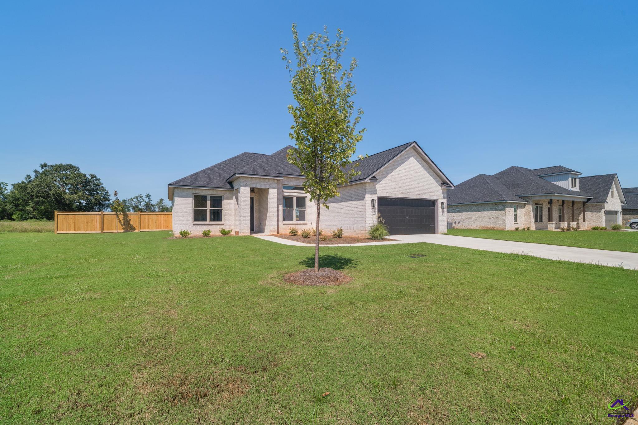207 Farmland Circle