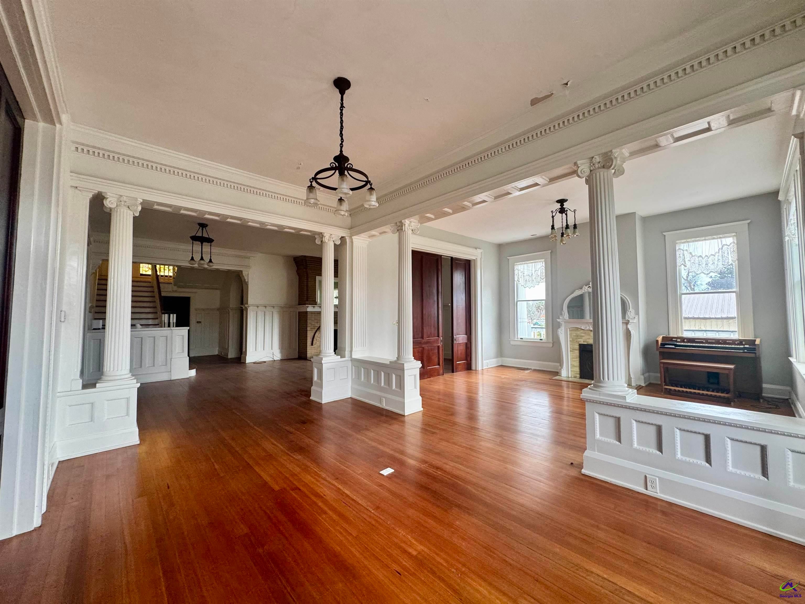 300 N Dooly Street