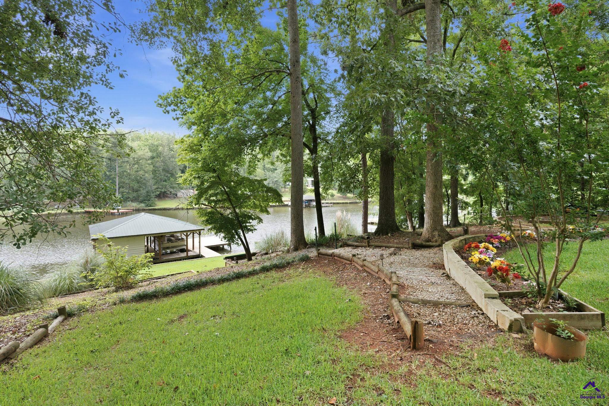 91 Lakeview Circle
