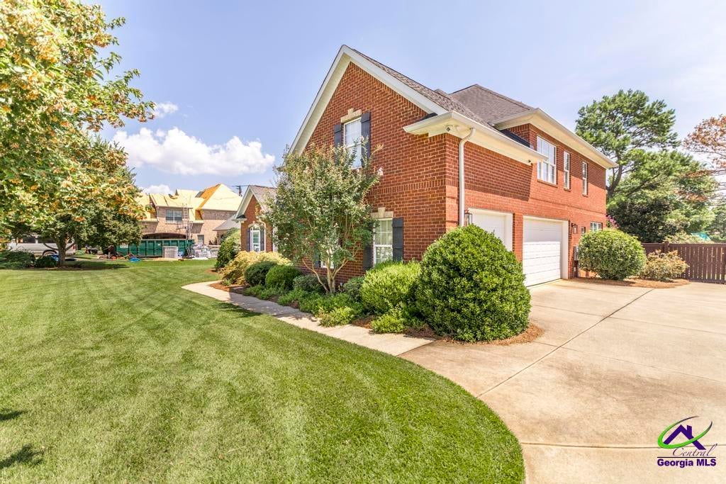 203 Avondale Circle