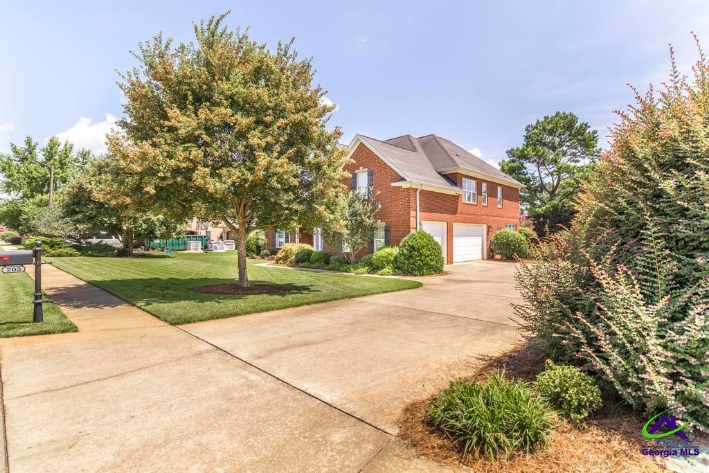 203 Avondale Circle