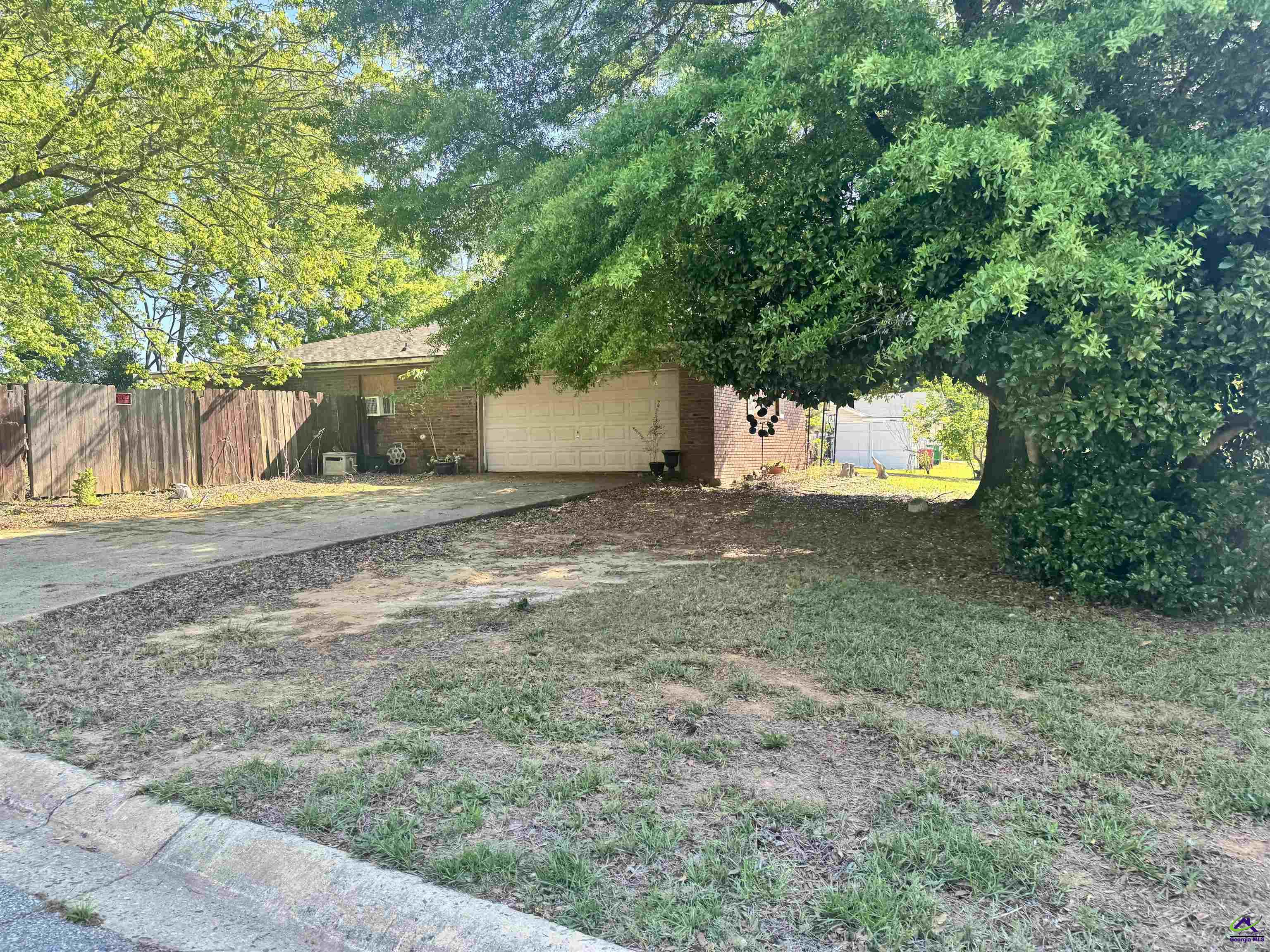 216 Hickory Glen