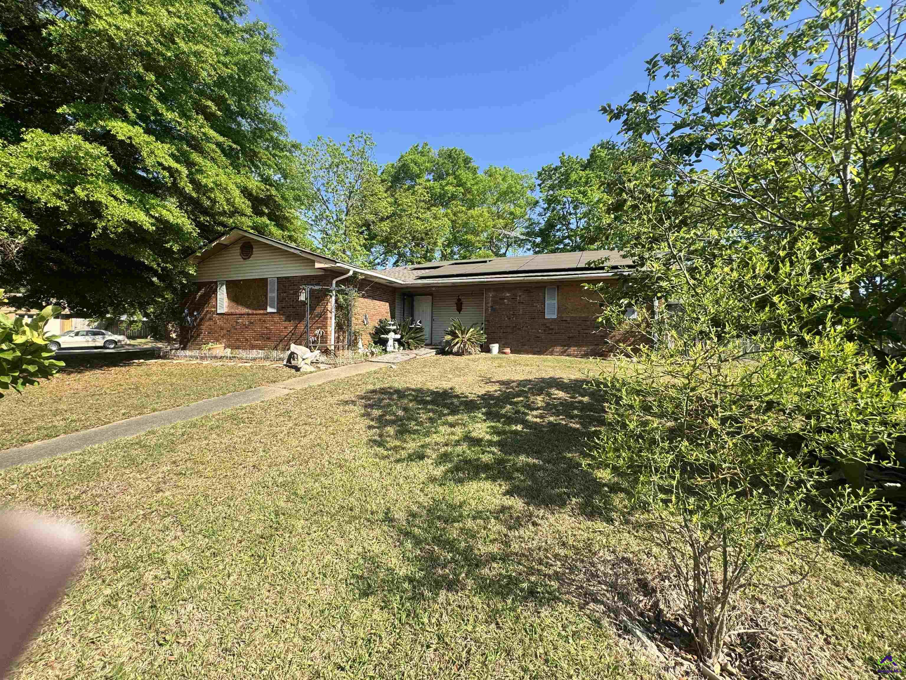 216 Hickory Glen