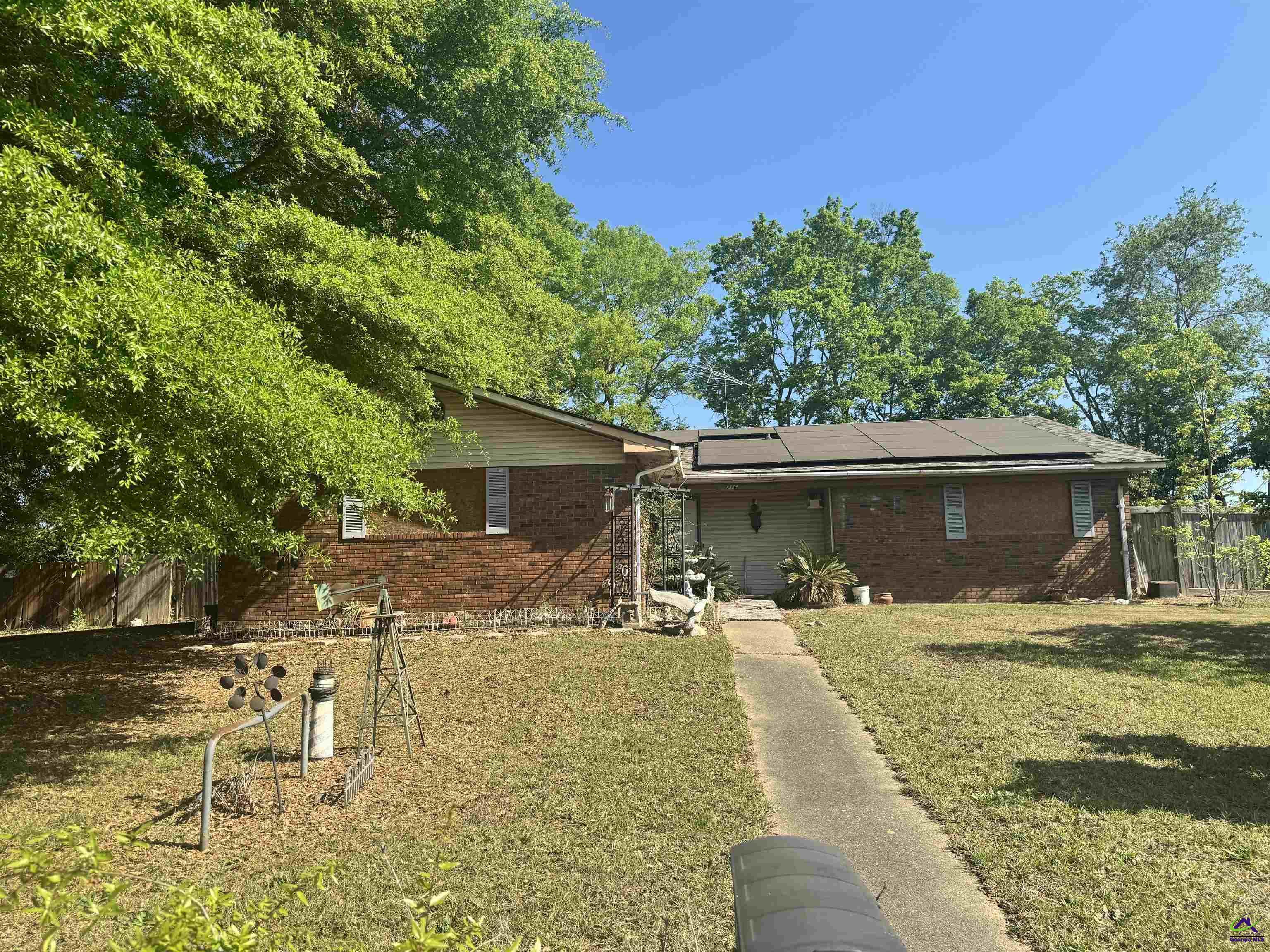 216 Hickory Glen