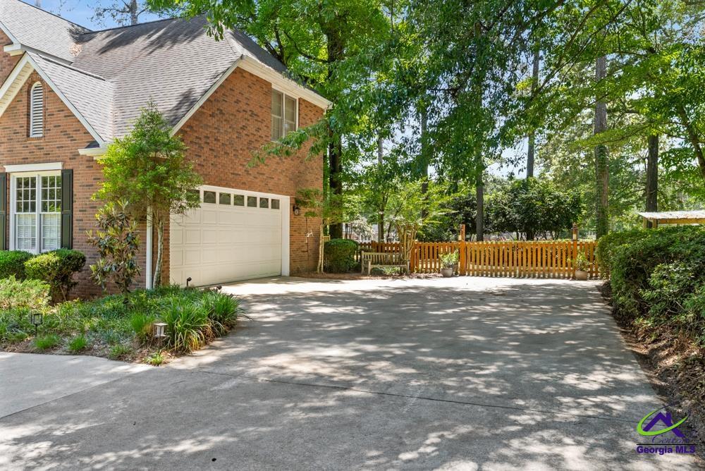 116 Stathams Way