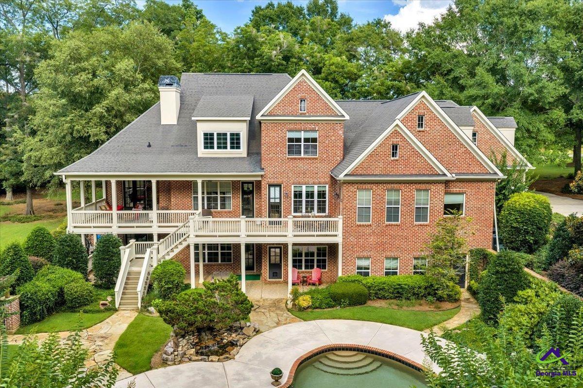 223 Walton Chase