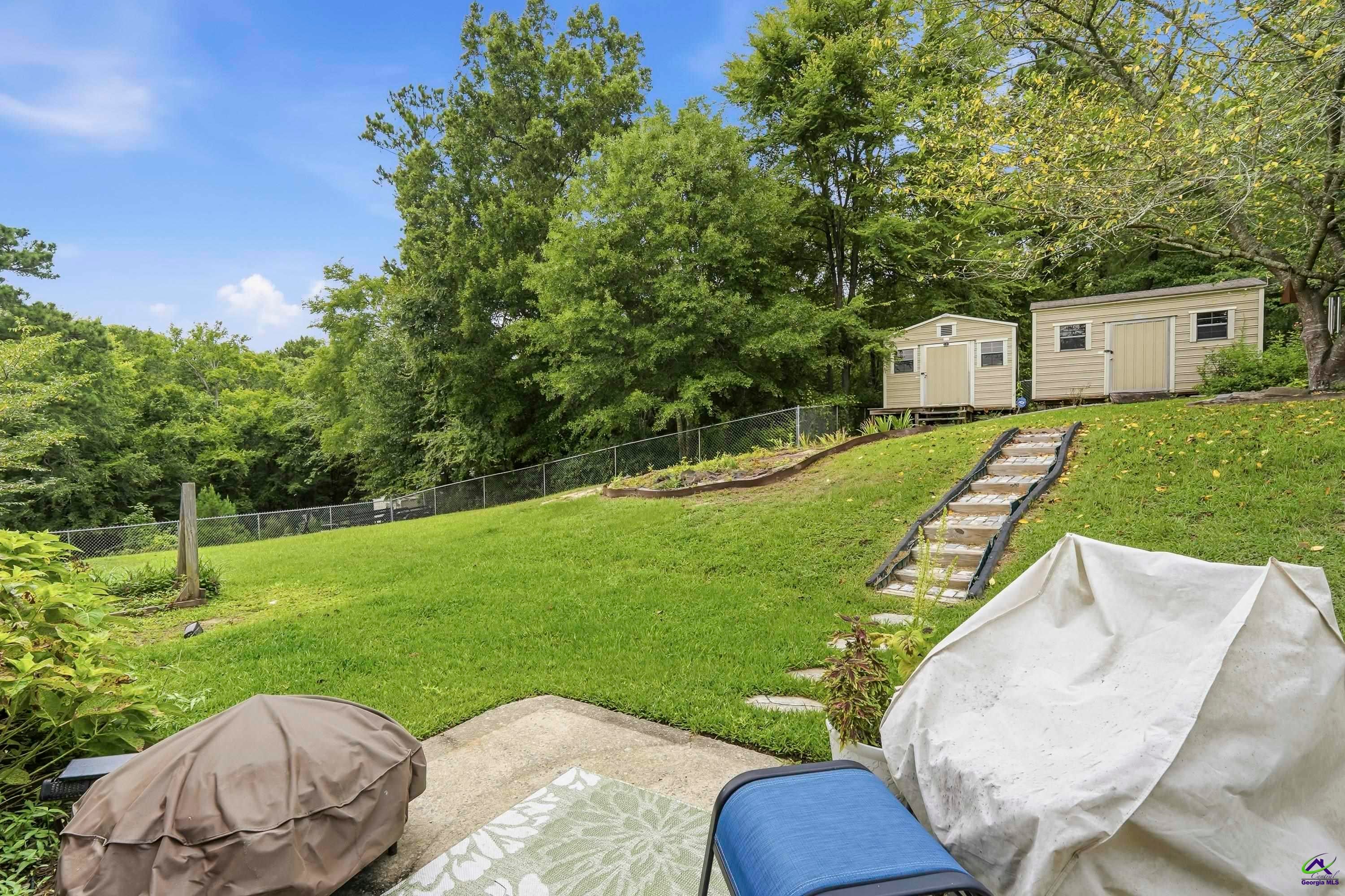 6831 Leslie Lane