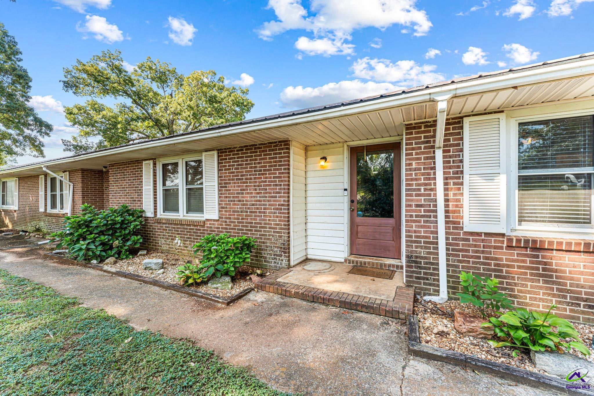 211 Allen Road