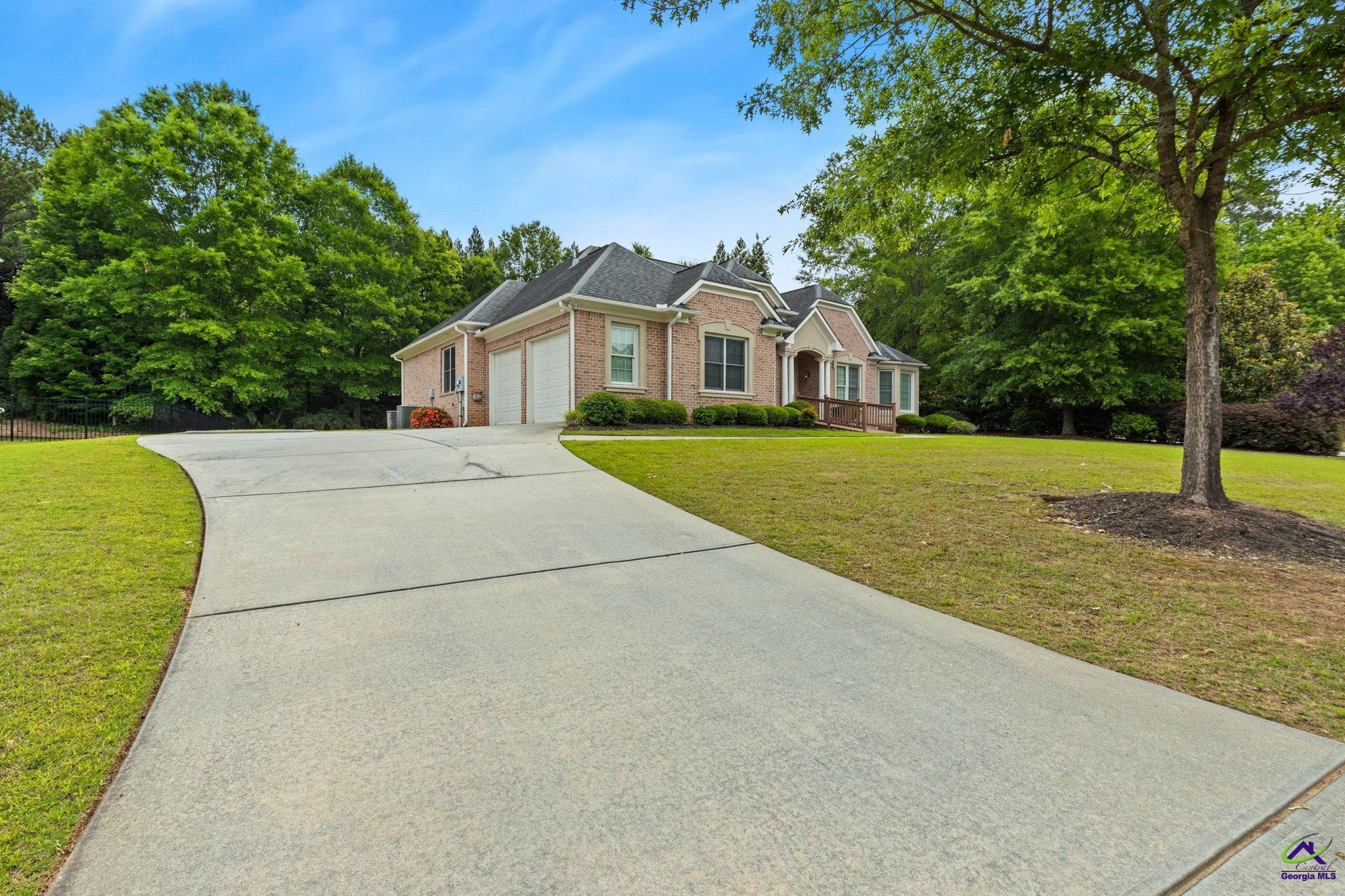 1032 SW Willowood Lane