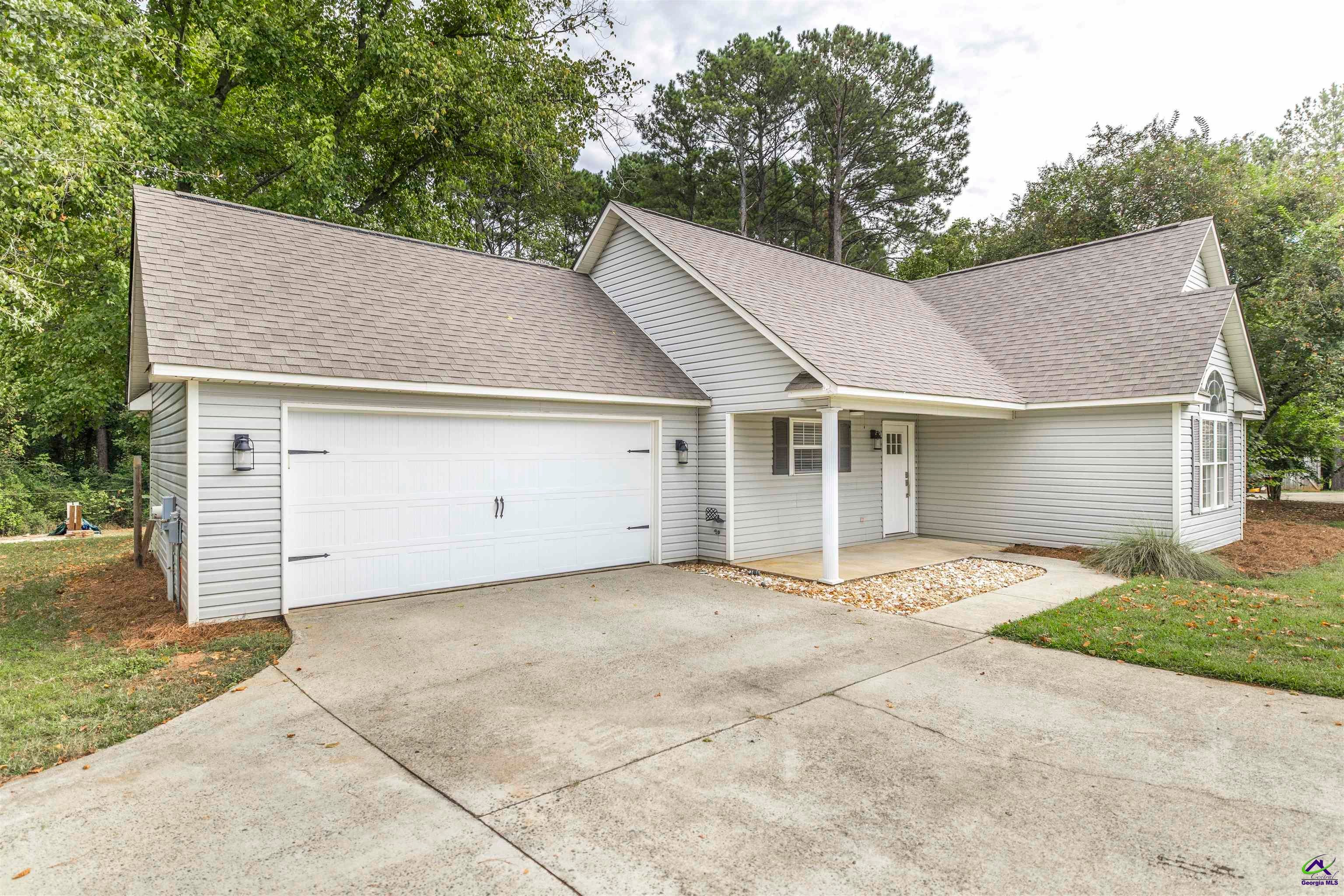221 Muirfield Lane