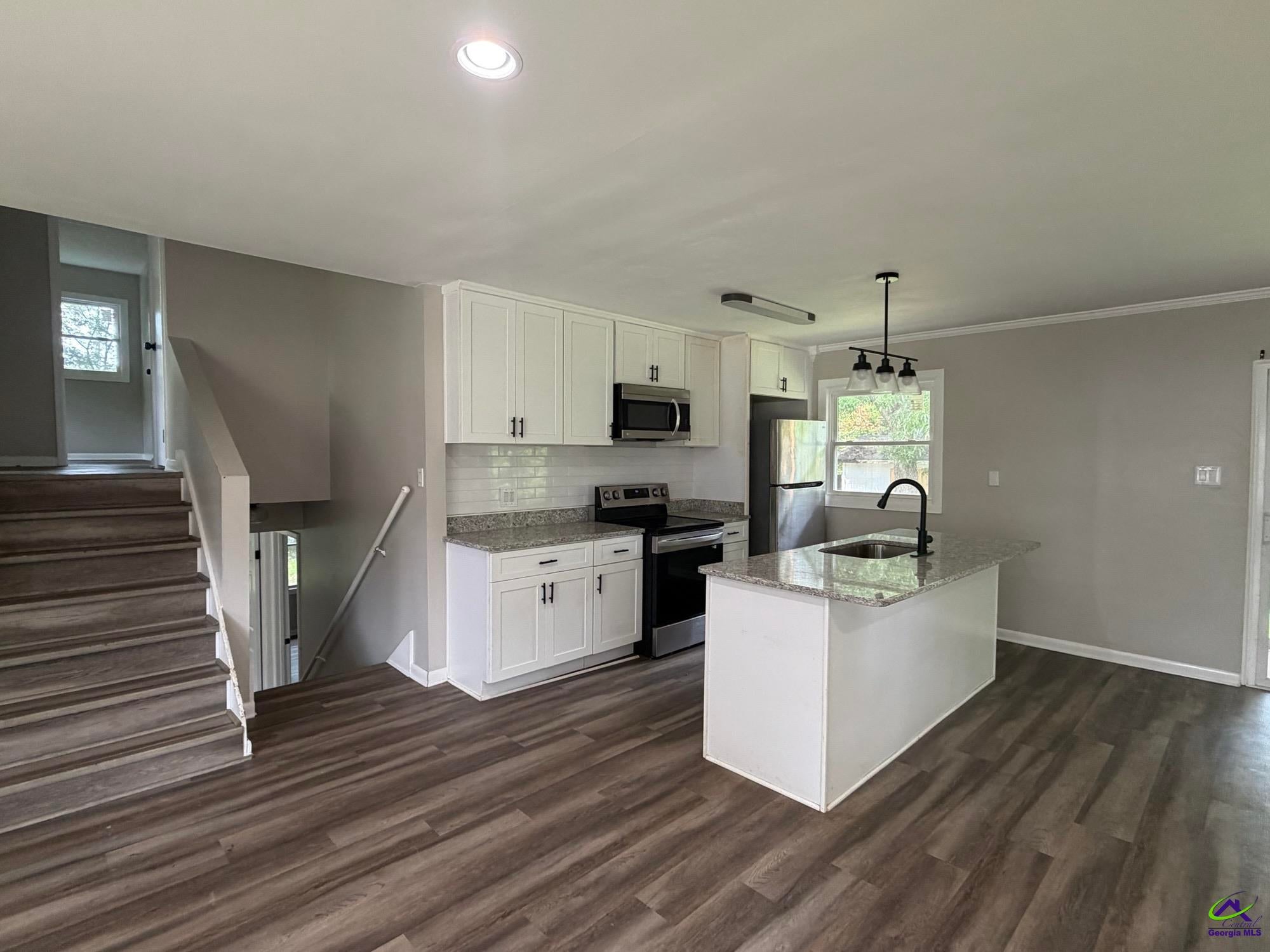 215 Sunnydale Drive