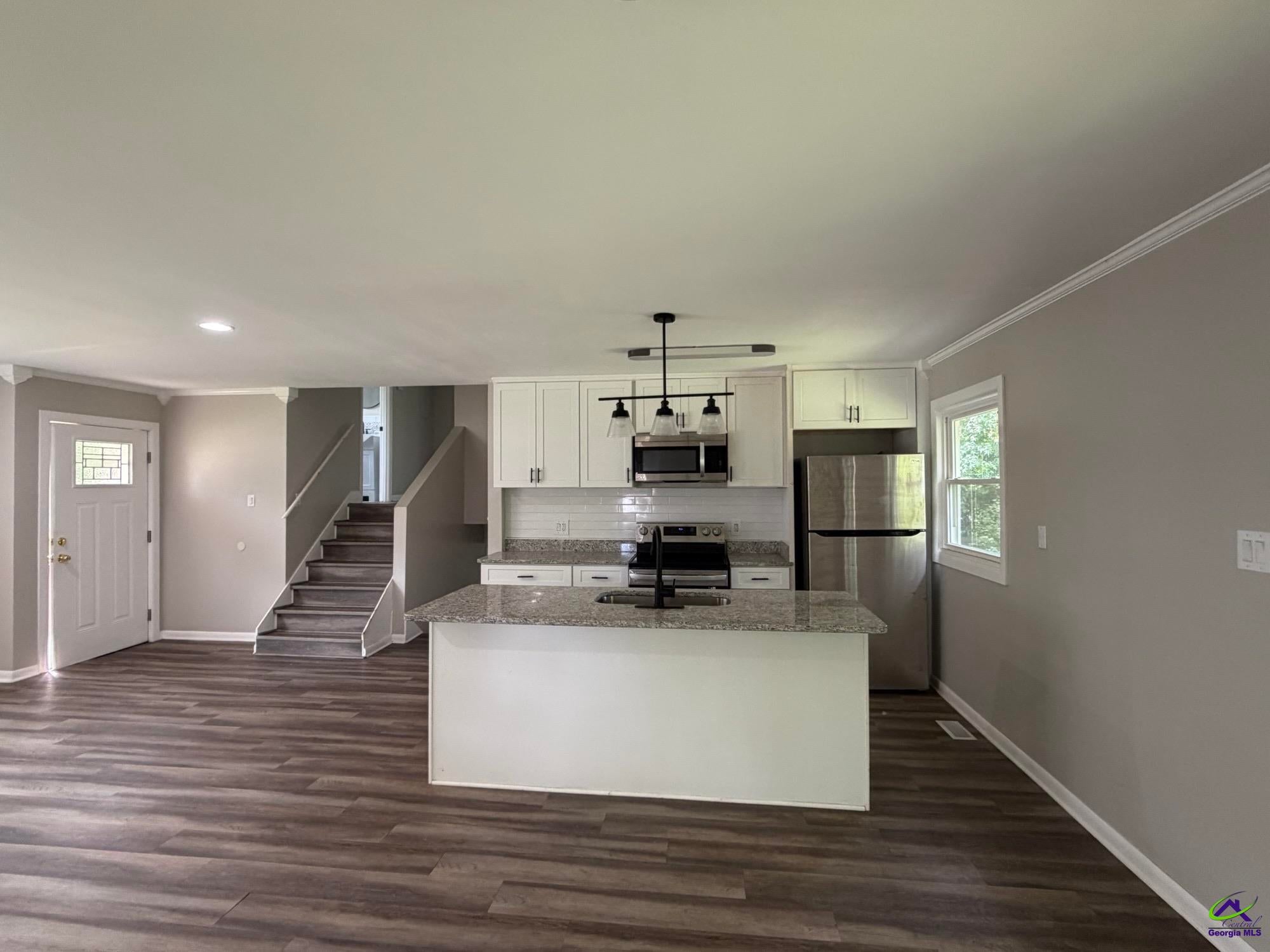 215 Sunnydale Drive