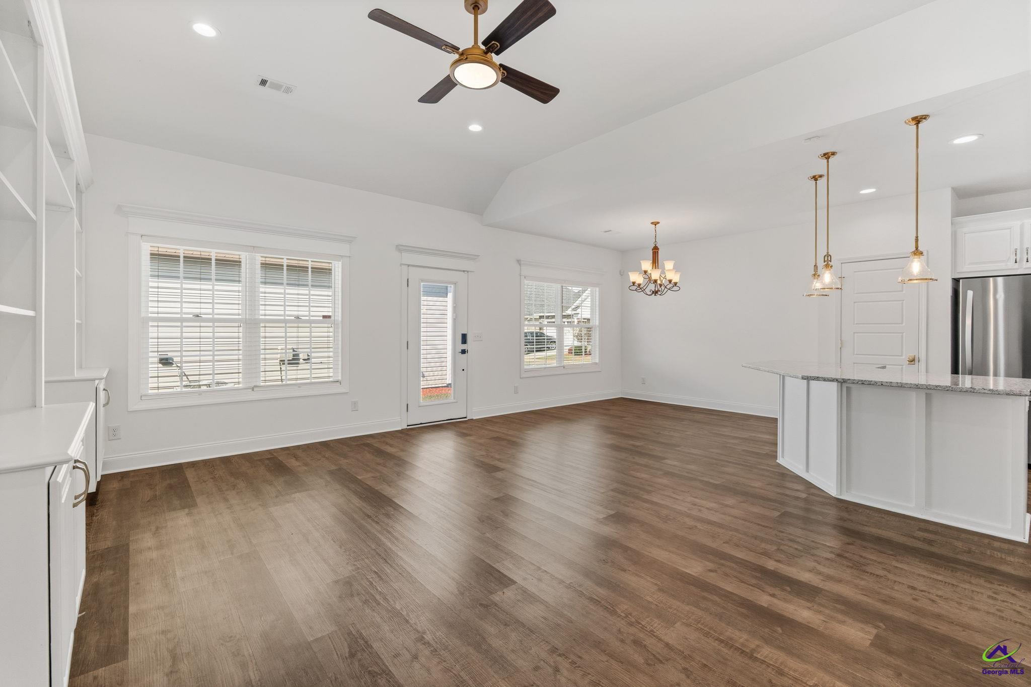 145 Fairway Oaks