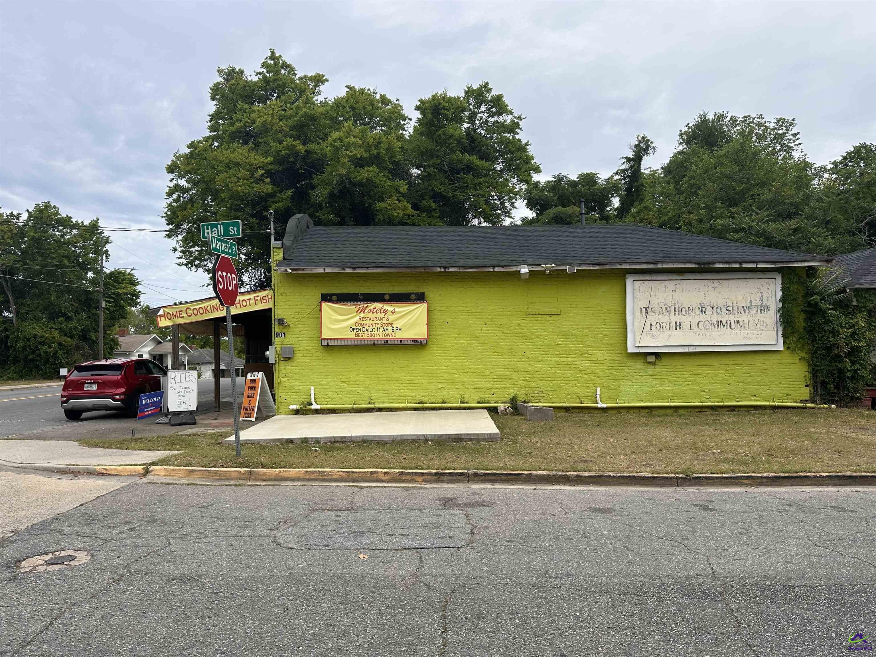816 Hall Street