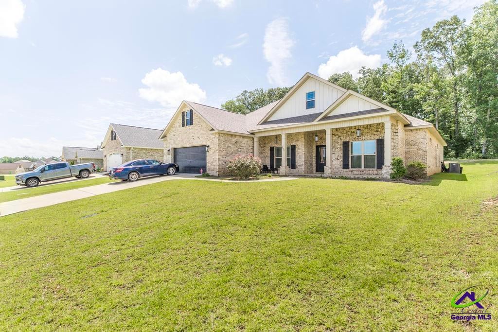 306 Rustic Live Oak Trail