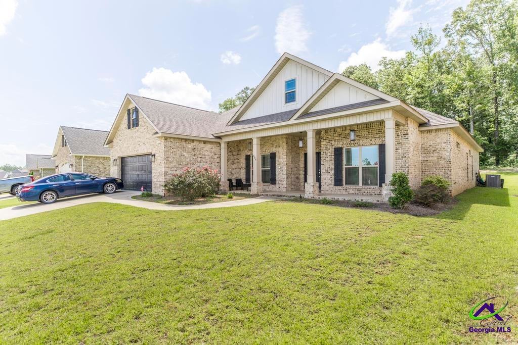 306 Rustic Live Oak Trail