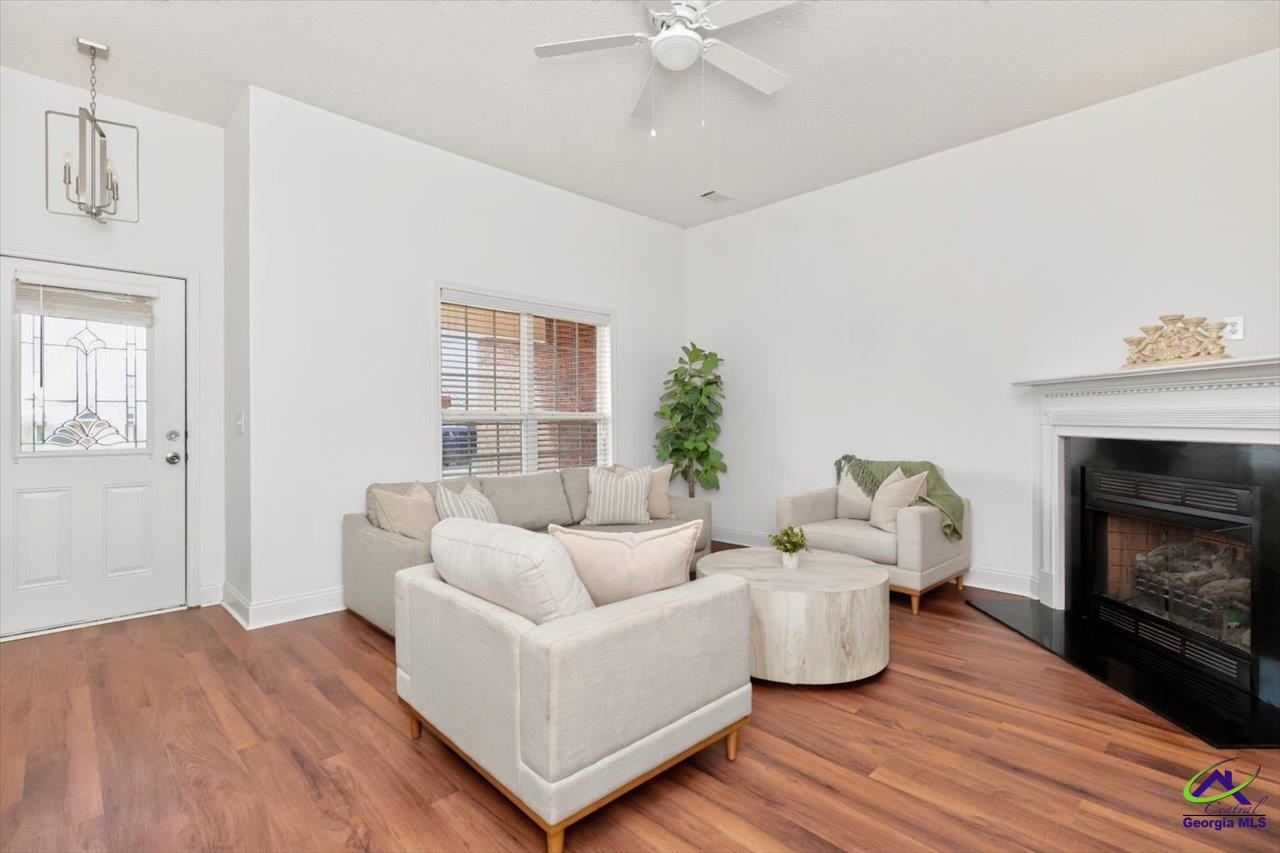 402 Sugarloaf Parkway