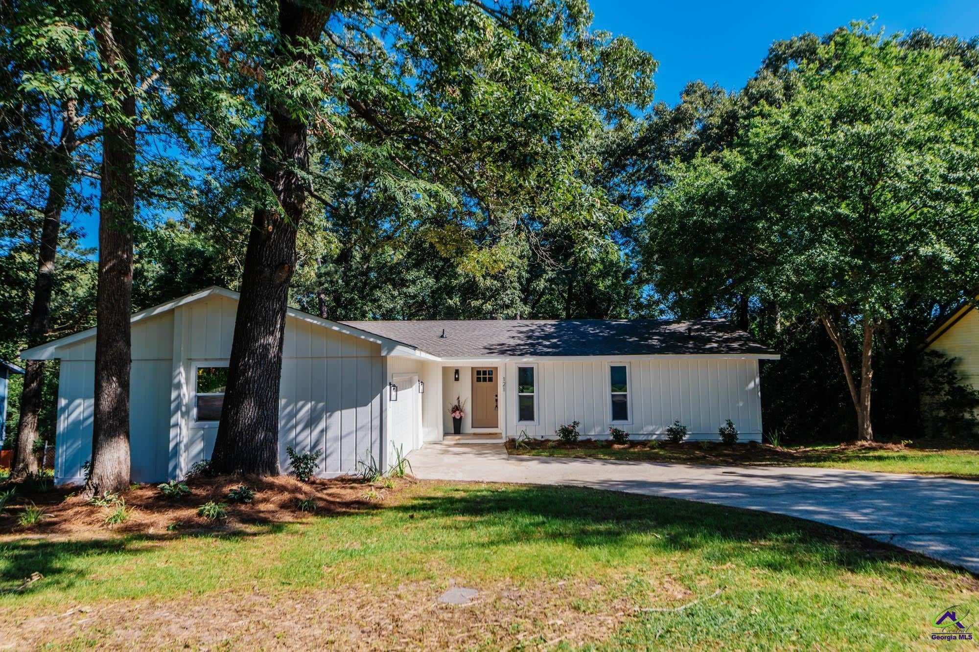 121 Eastlake Drive