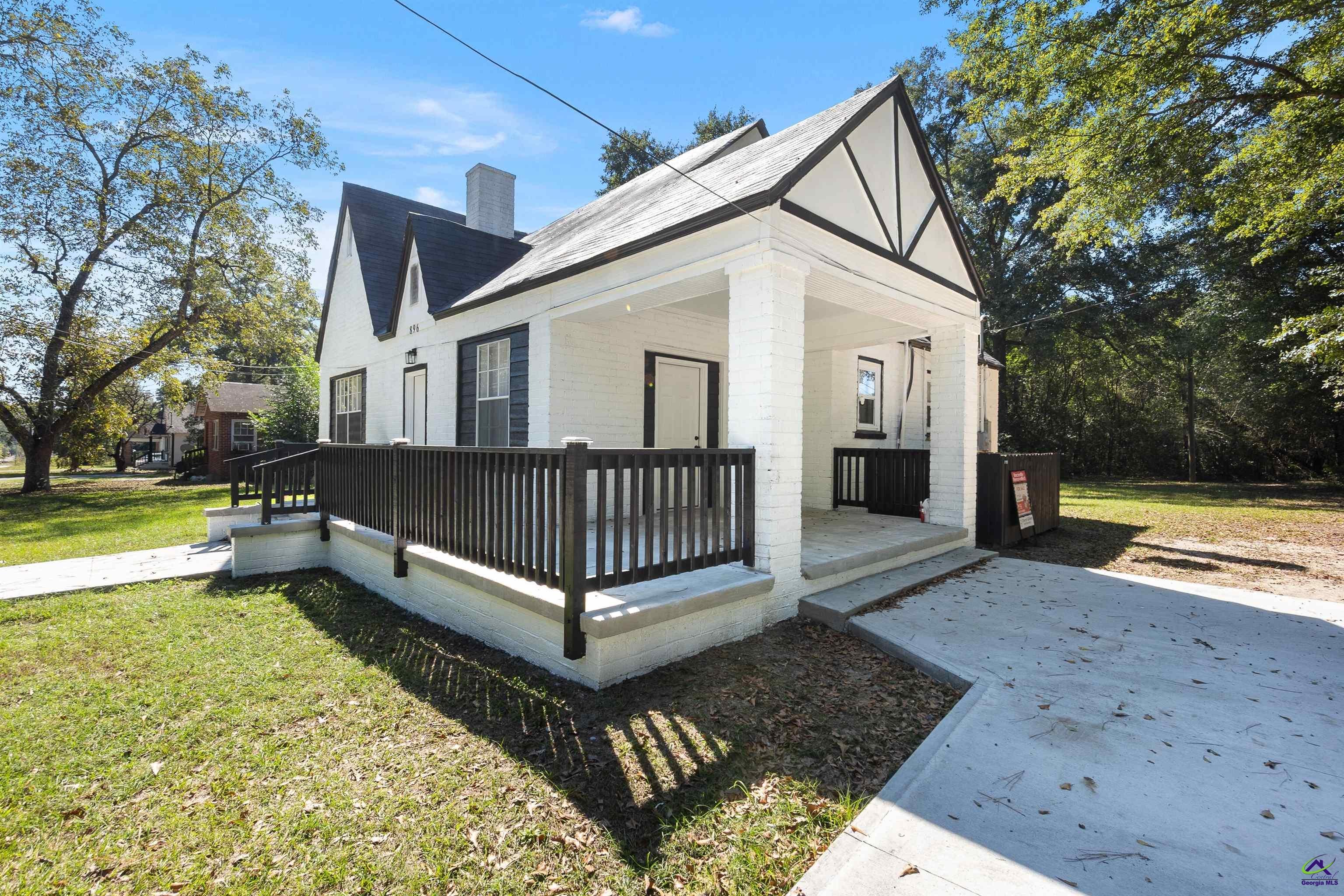 896 Roseview Drive