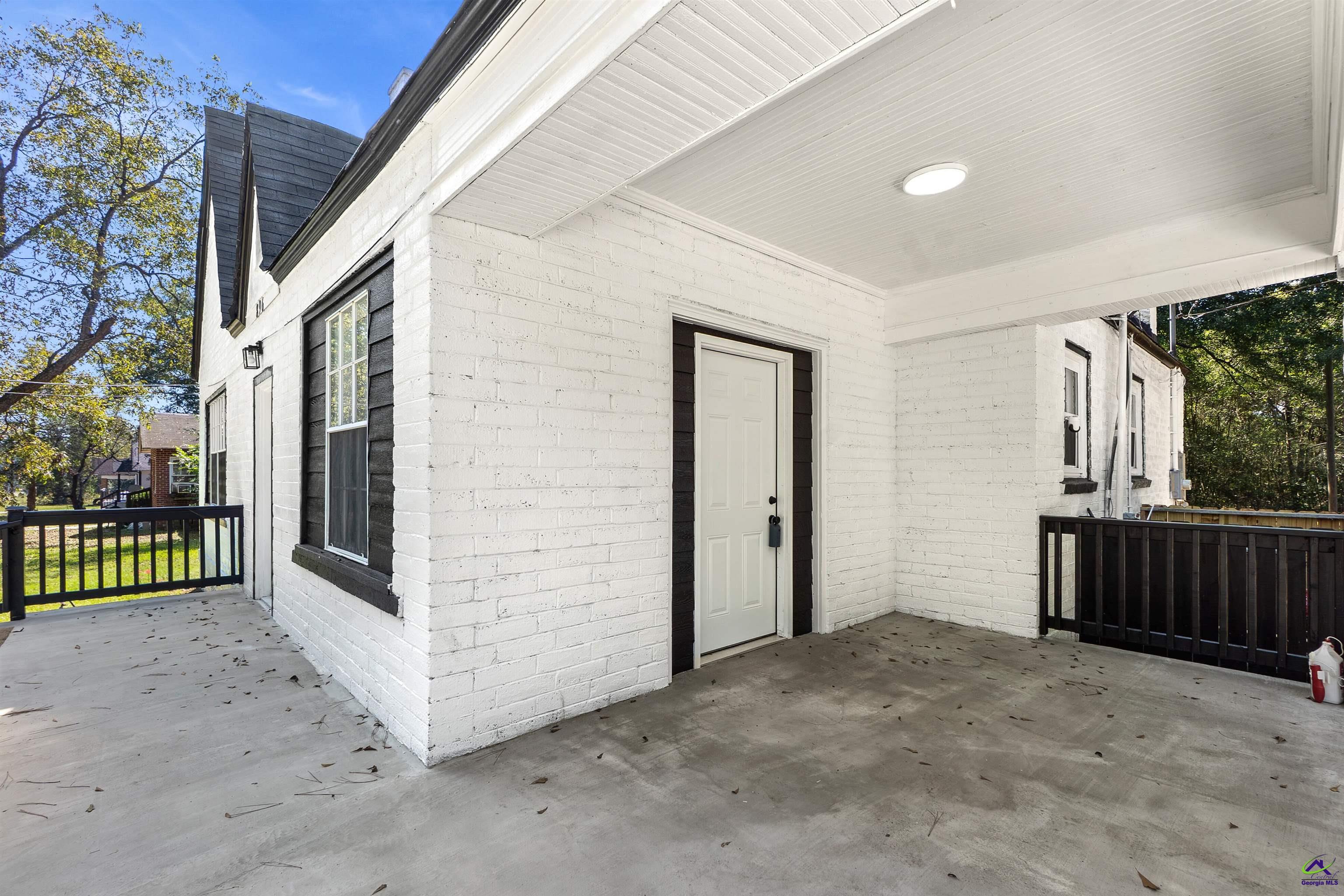 896 Roseview Drive