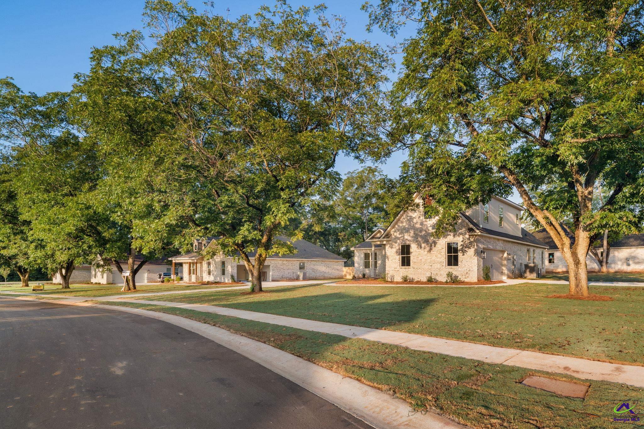 7 Pleasant Oaks Drive
