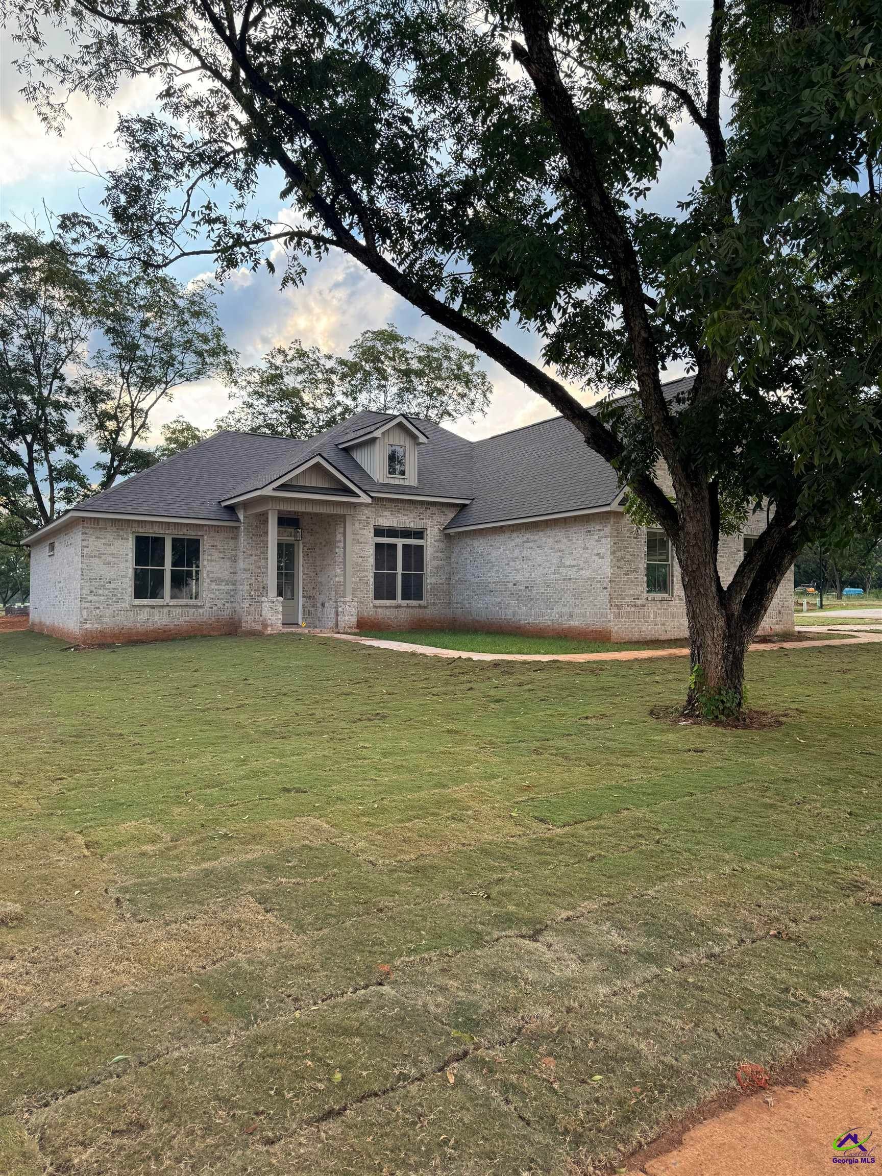 7 Pleasant Oaks Drive
