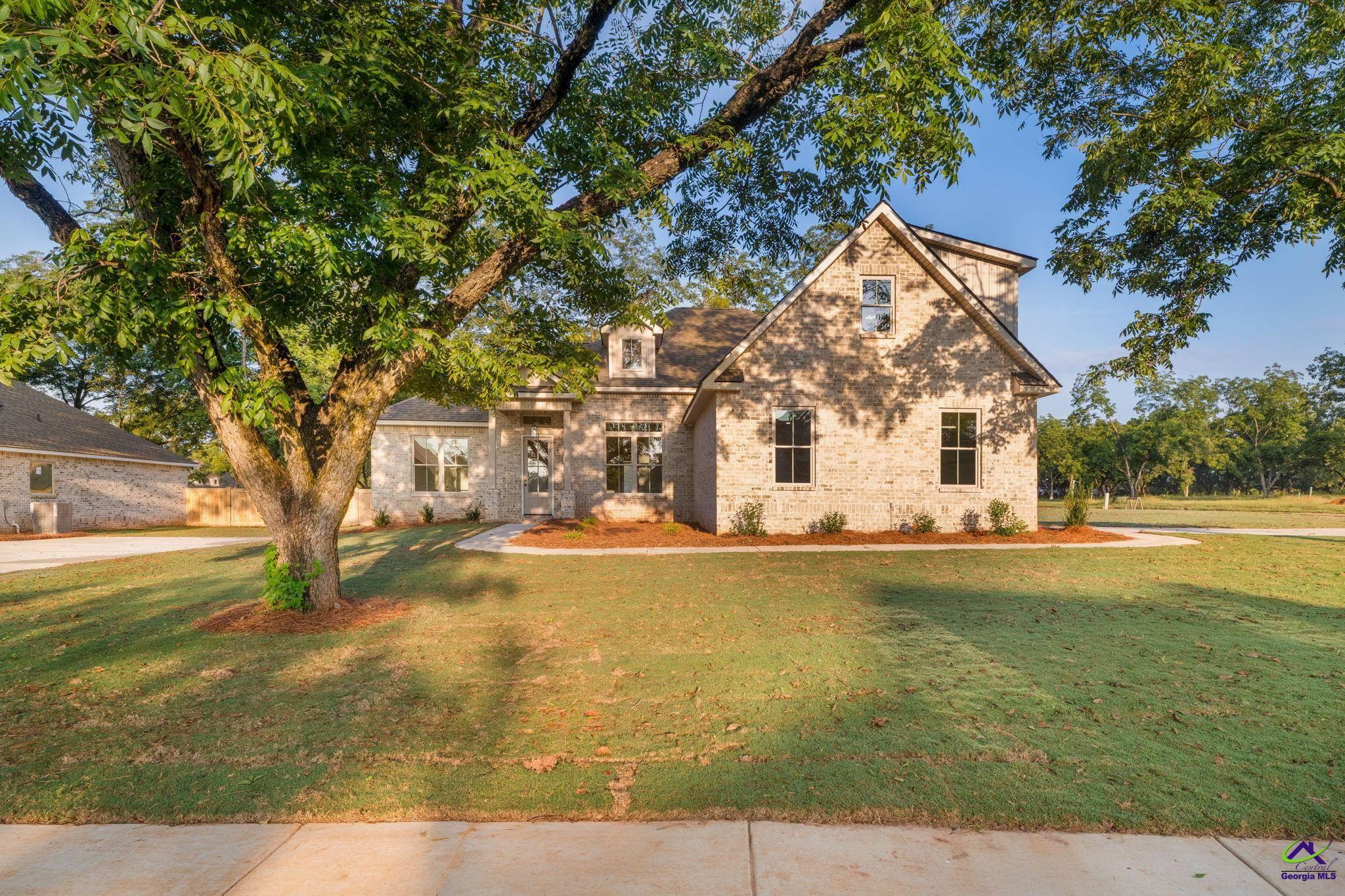 7 Pleasant Oaks Drive