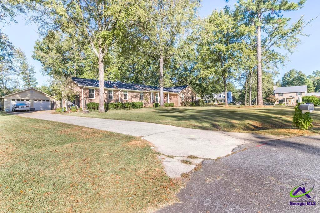 396 Luton Pl