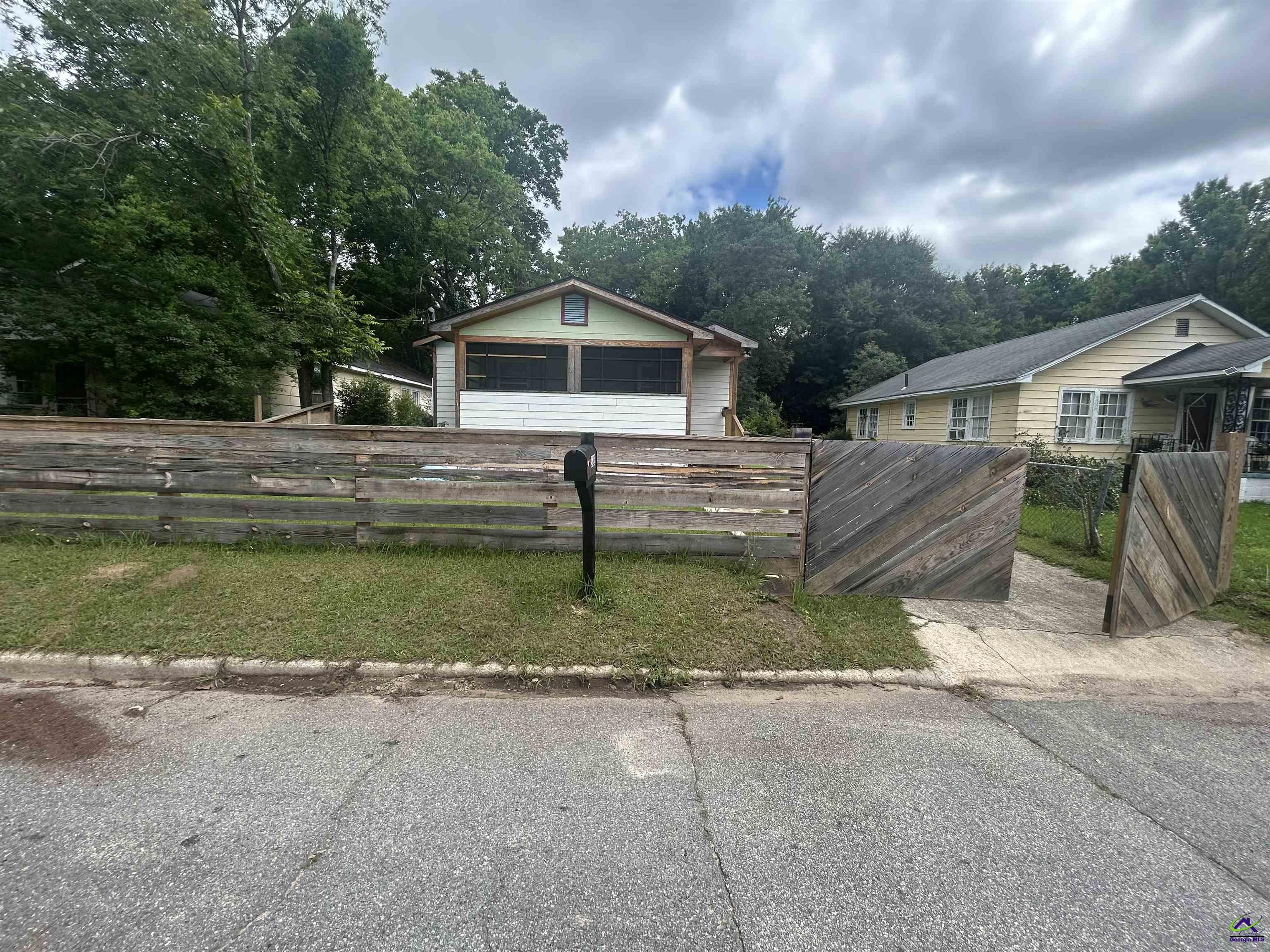 533 Grenada Terrace