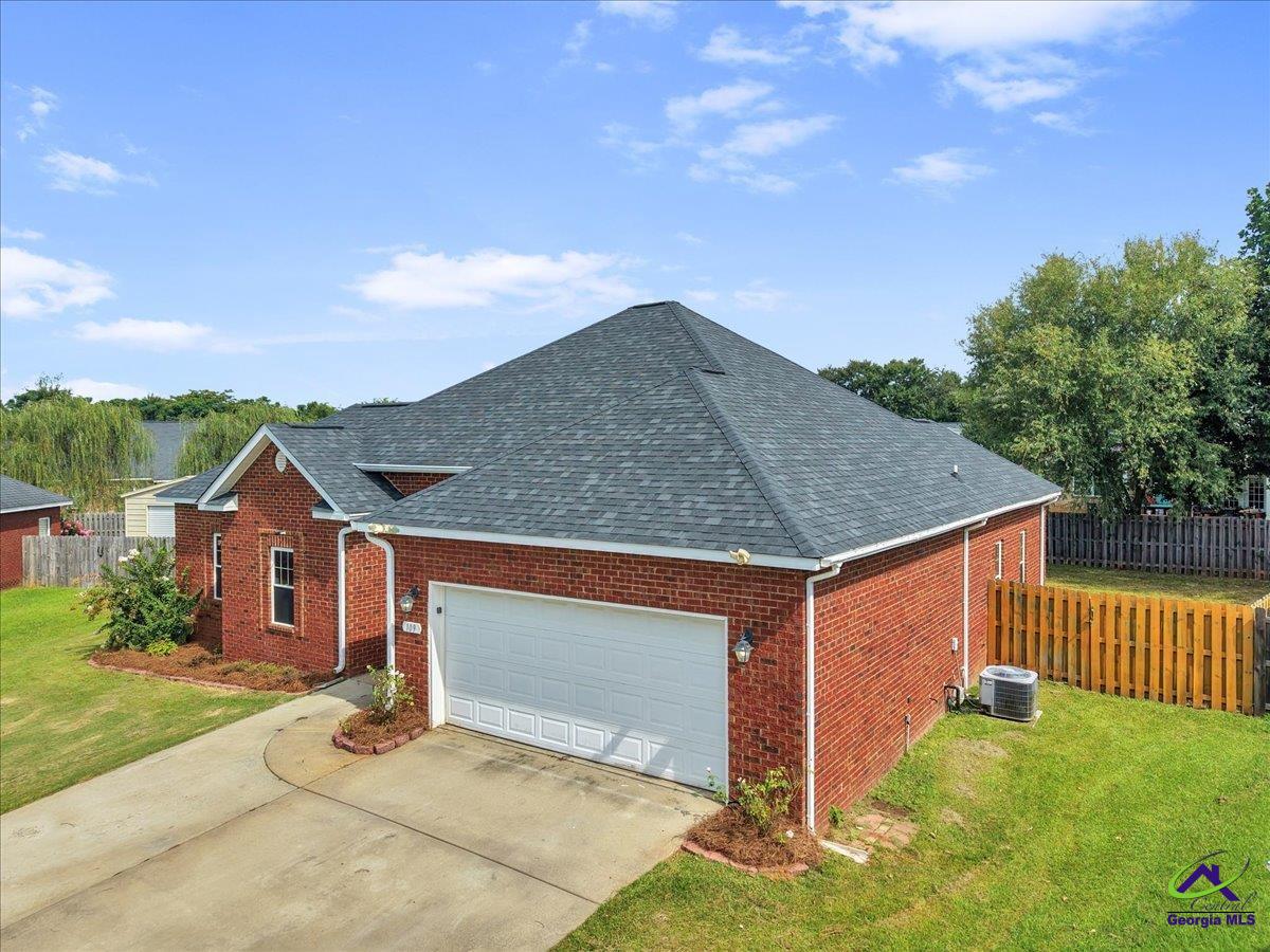 109 Ritz Lane