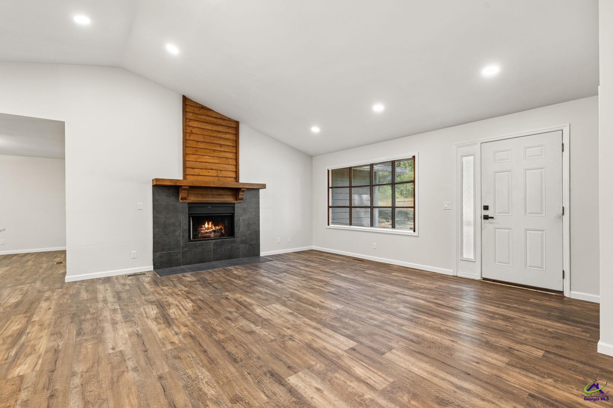 213 Dogwood Glen Dr