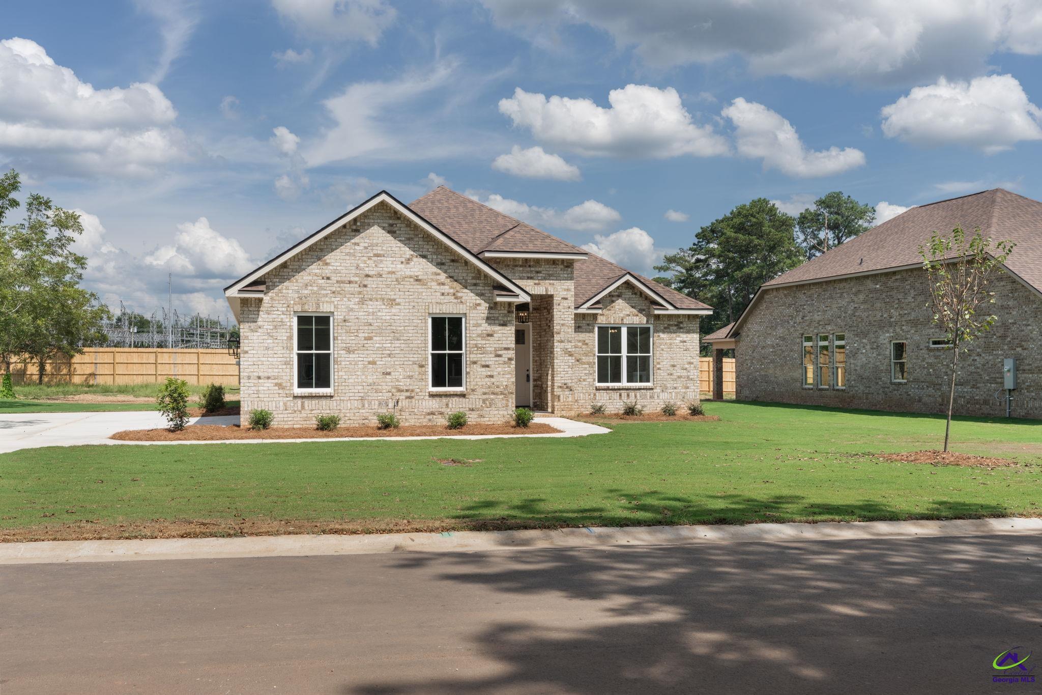 4 Pleasant Oaks Drive