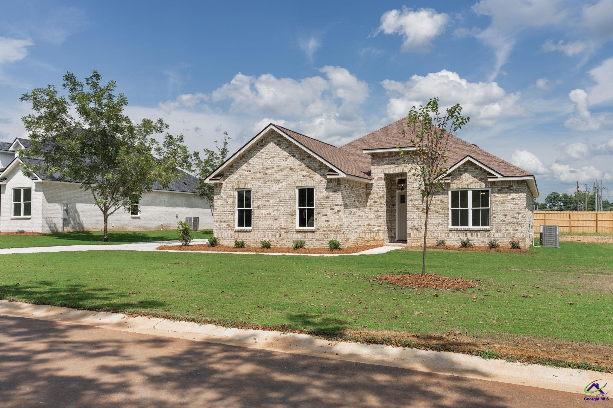 4 Pleasant Oaks Drive