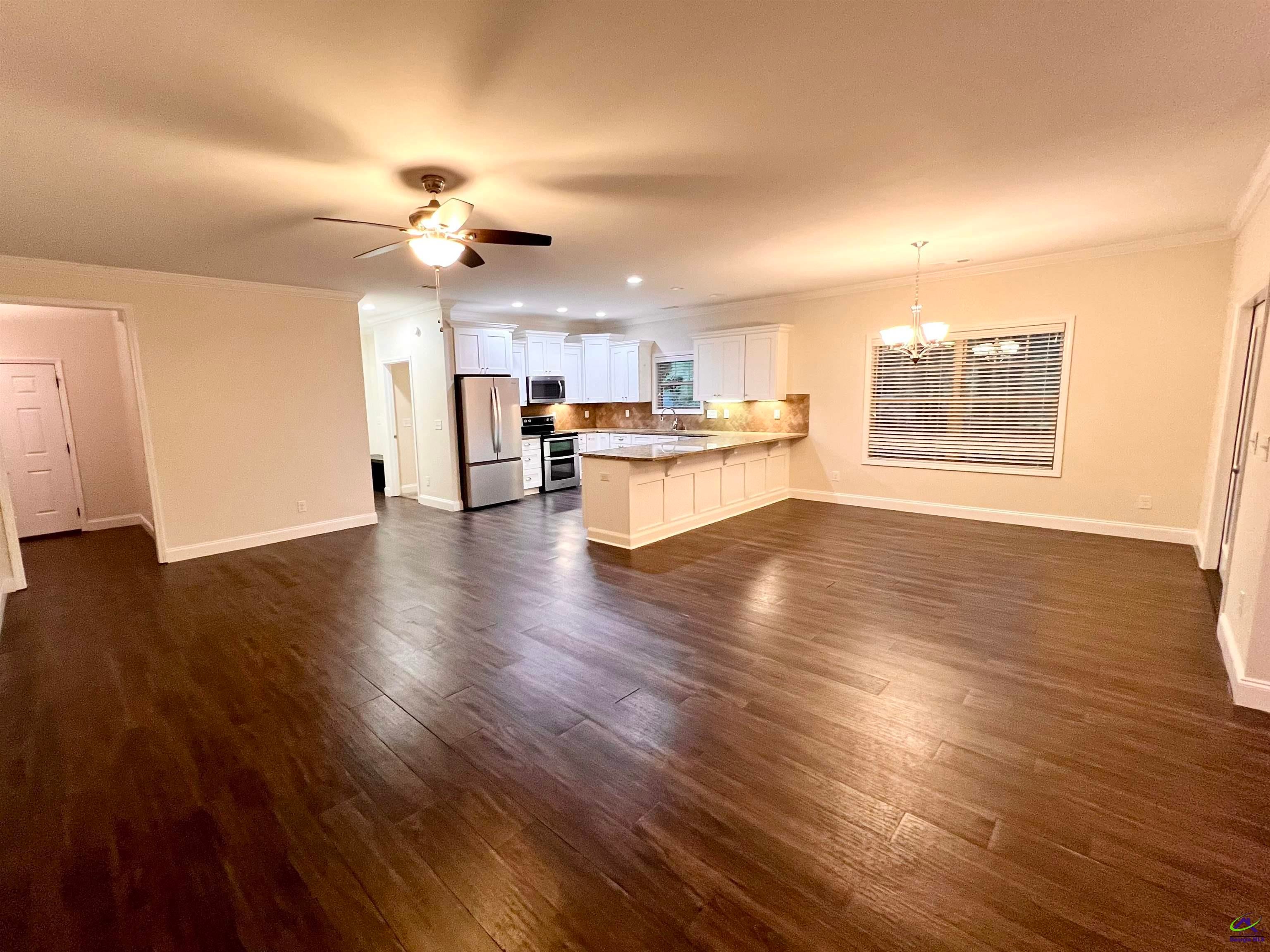 102 Village Walk