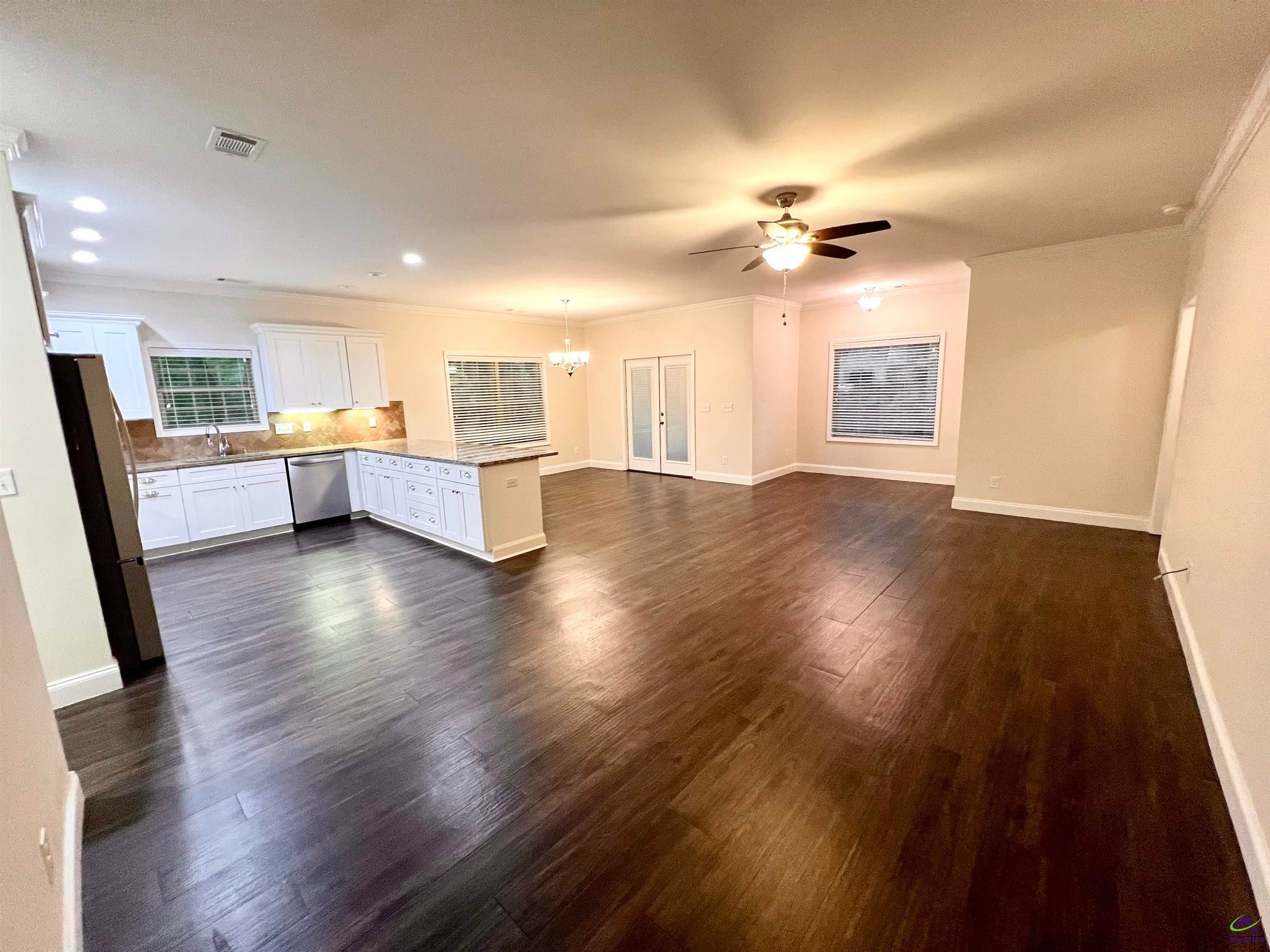 102 Village Walk