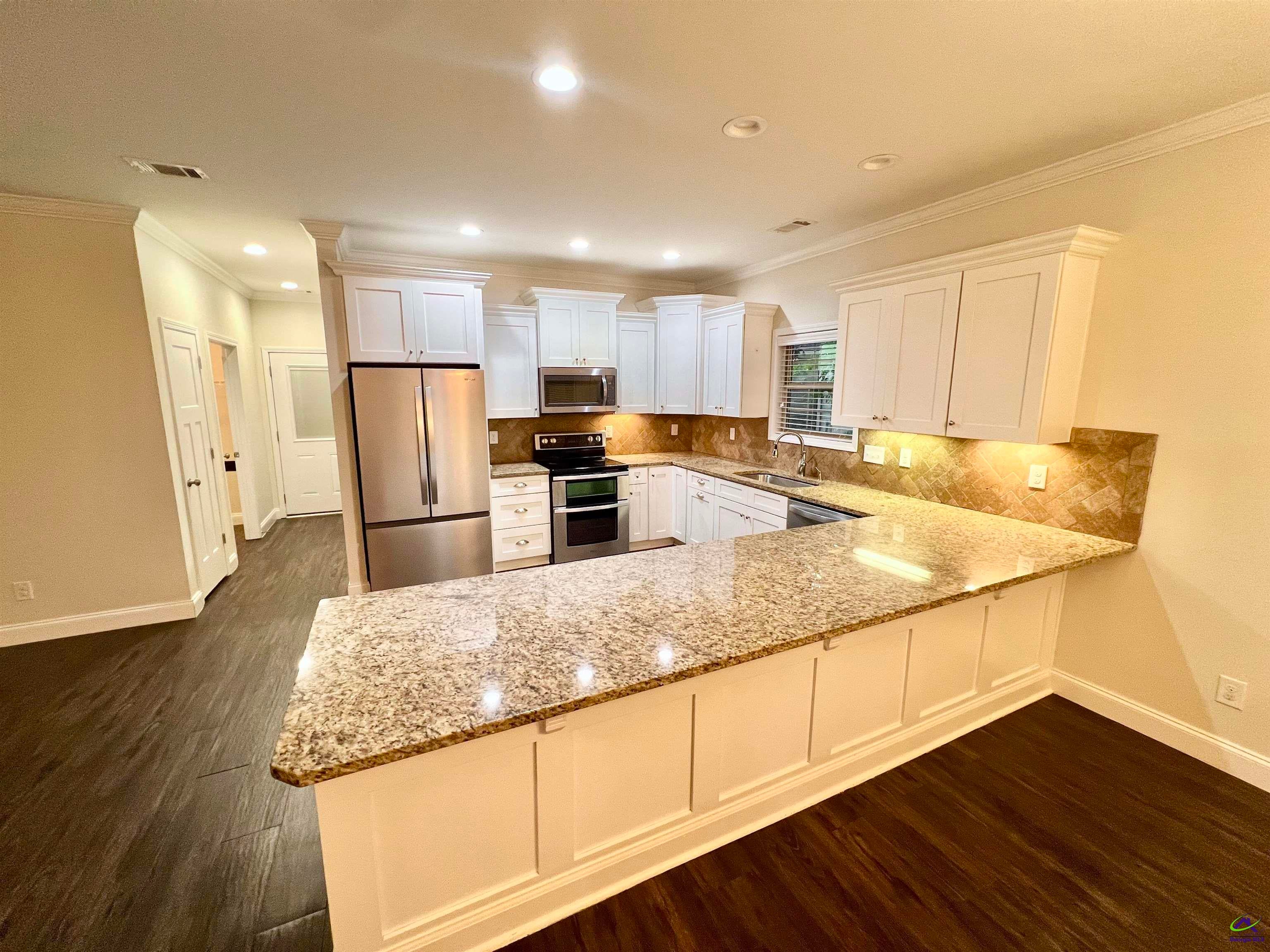 102 Village Walk