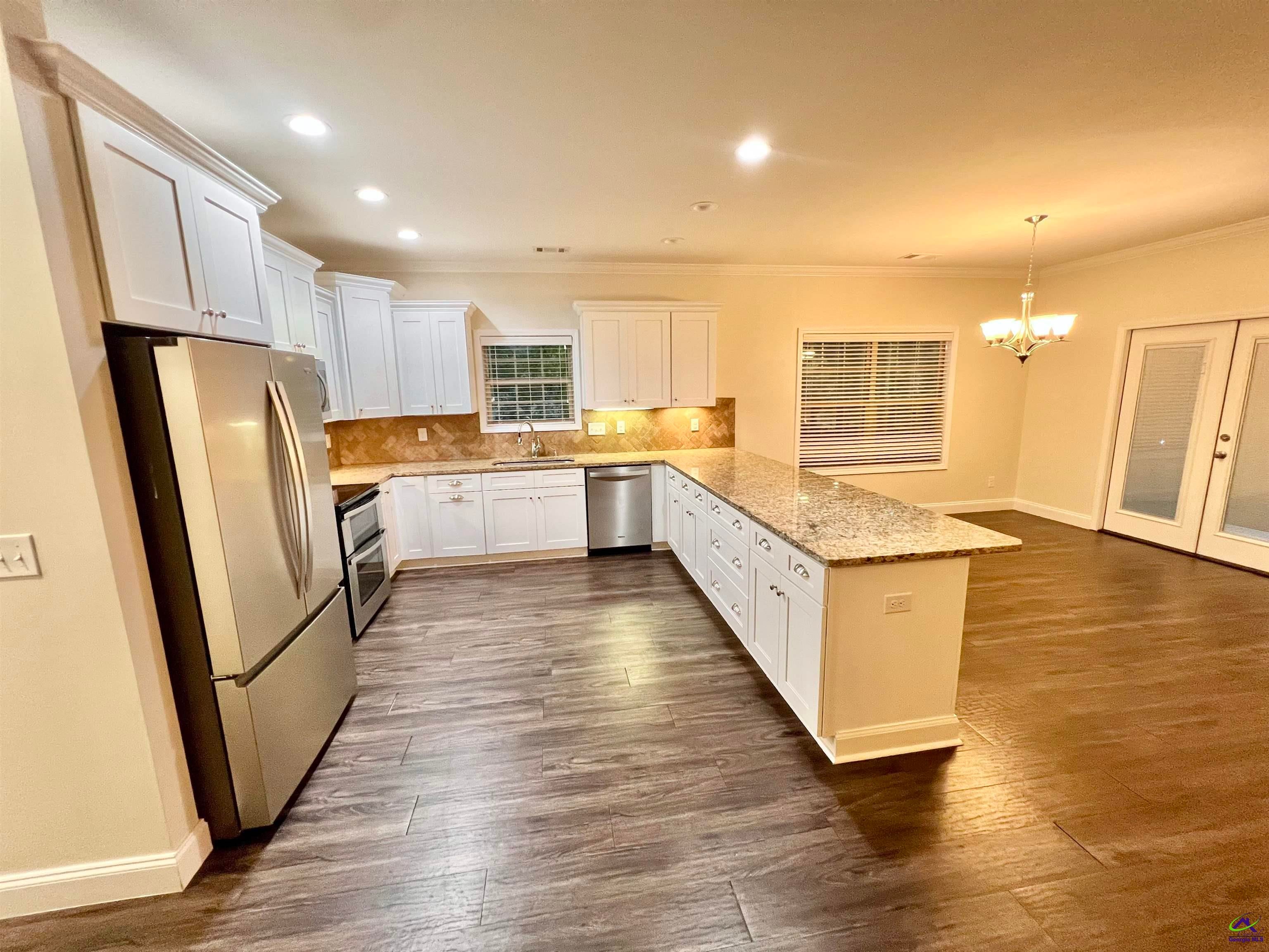 102 Village Walk