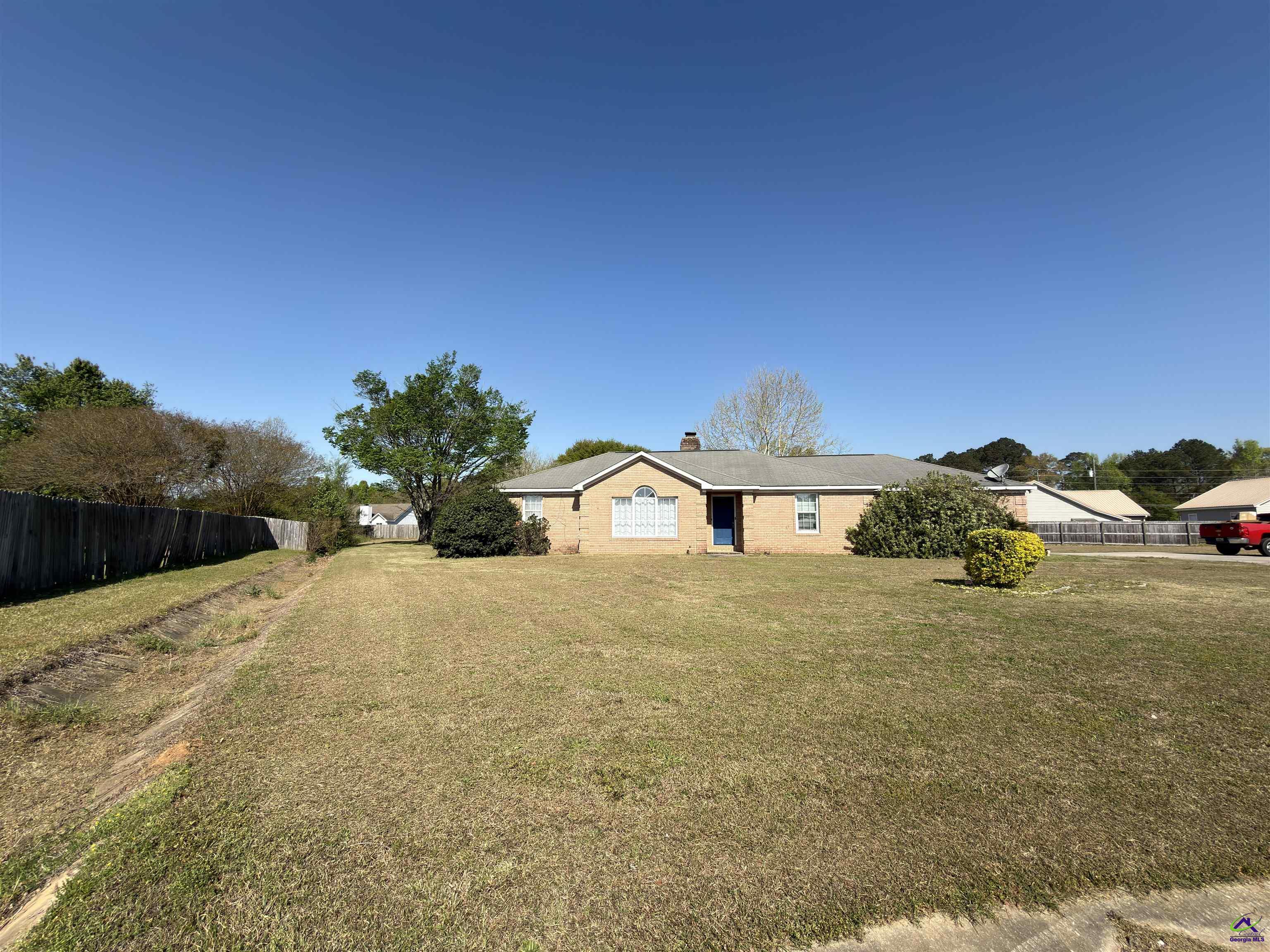 305 E Pointe Court