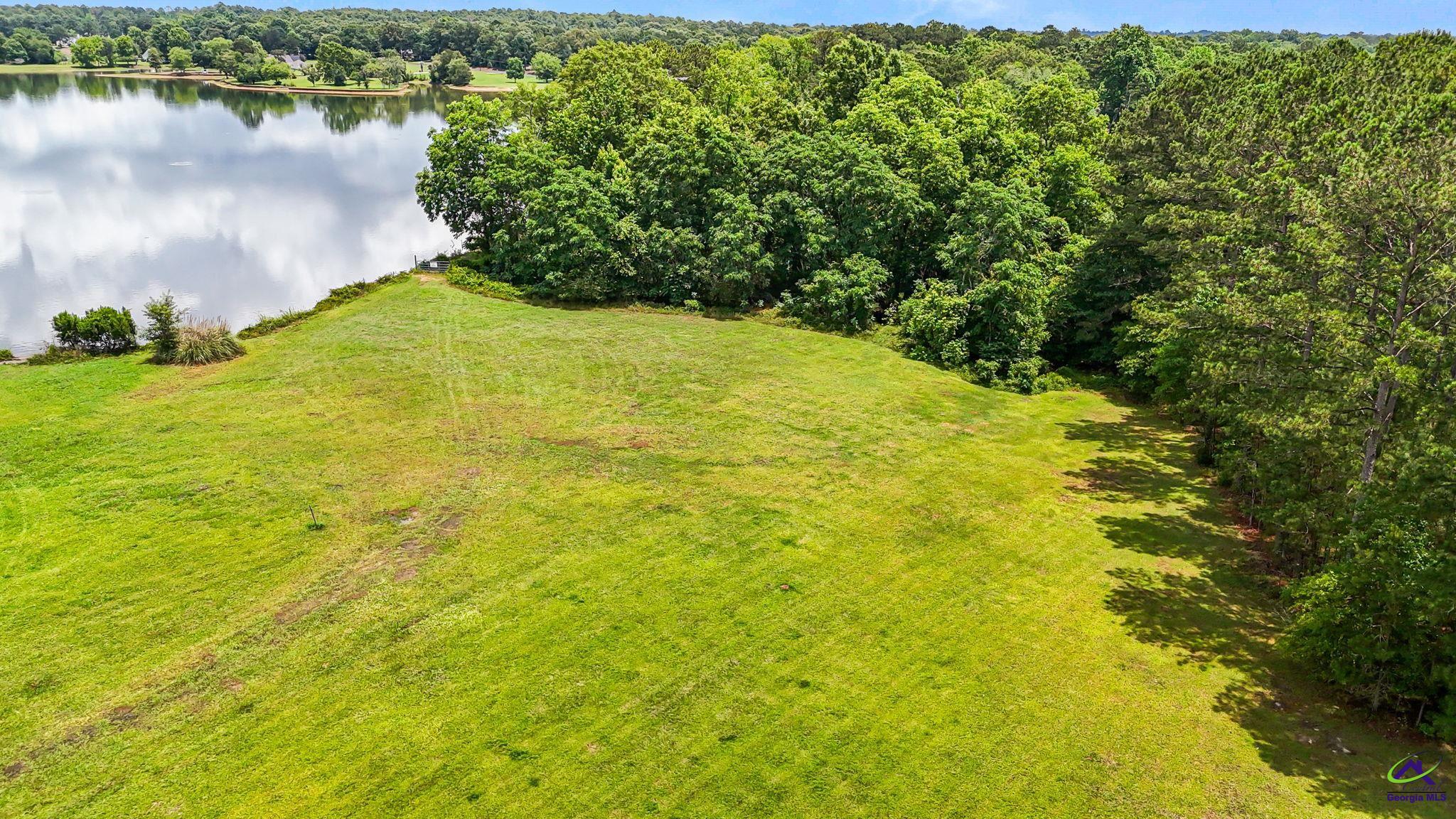 167 W Lakeshore Drive