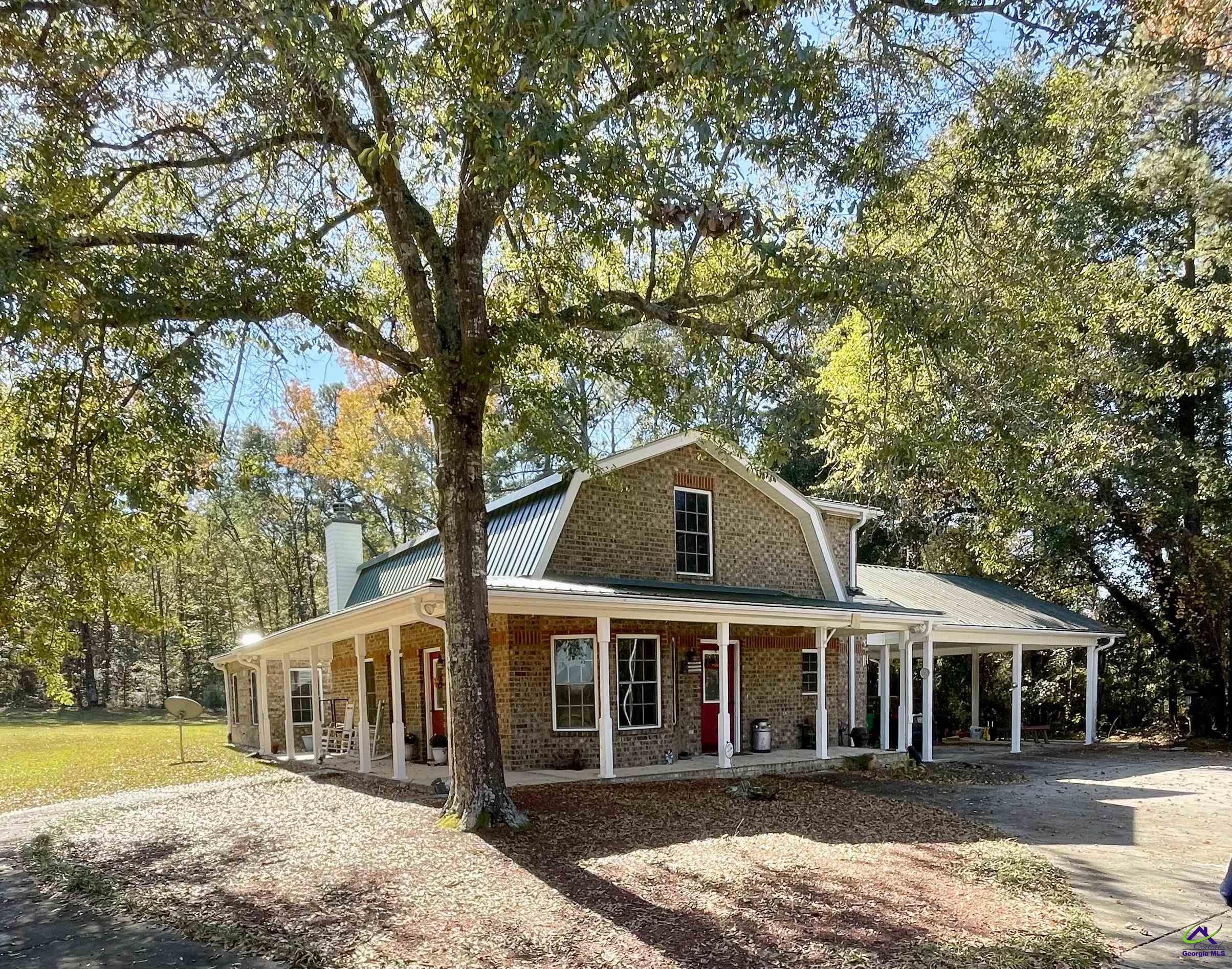 98 Waterfront Way