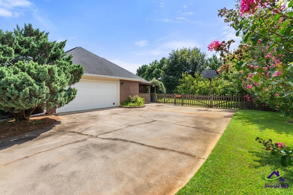 110 Orchard Crest Lane