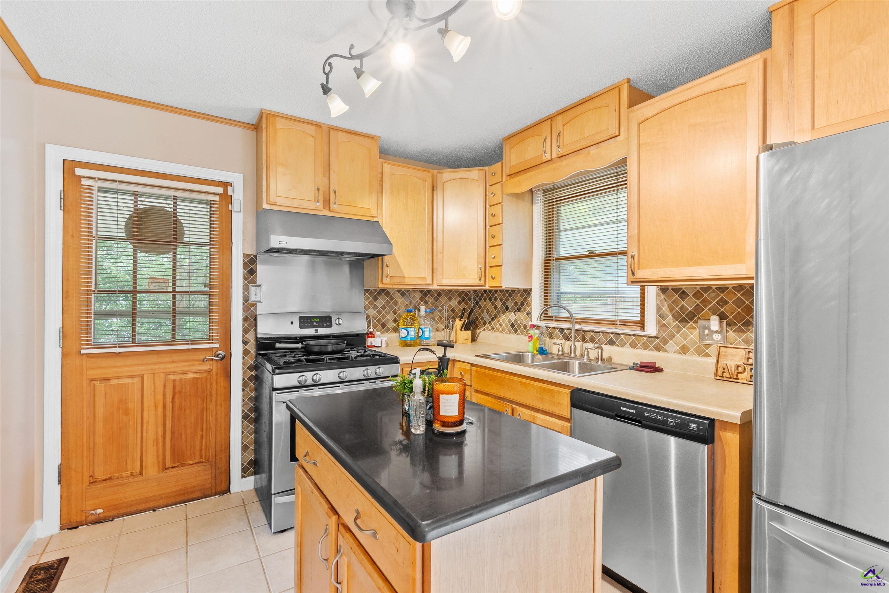 88 Ravenwood Way