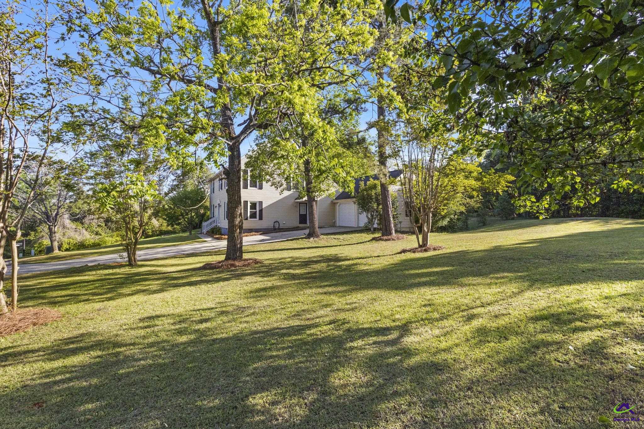 106 S Oaks Lane