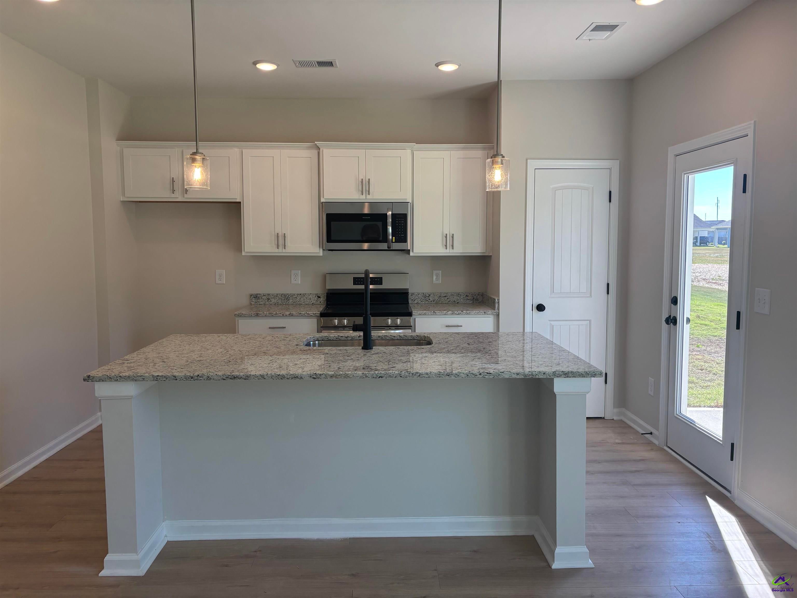 102 Jewellie Road
