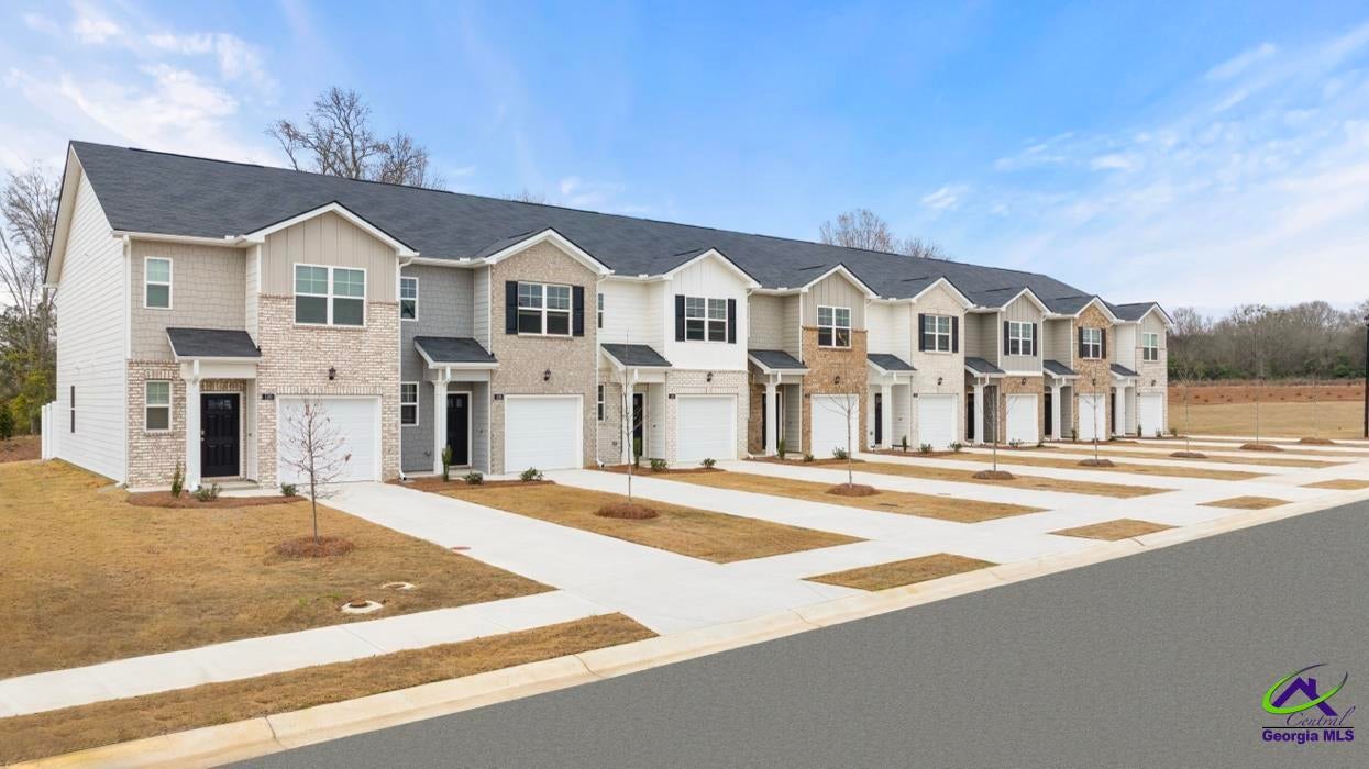 202 Kenmore Circle