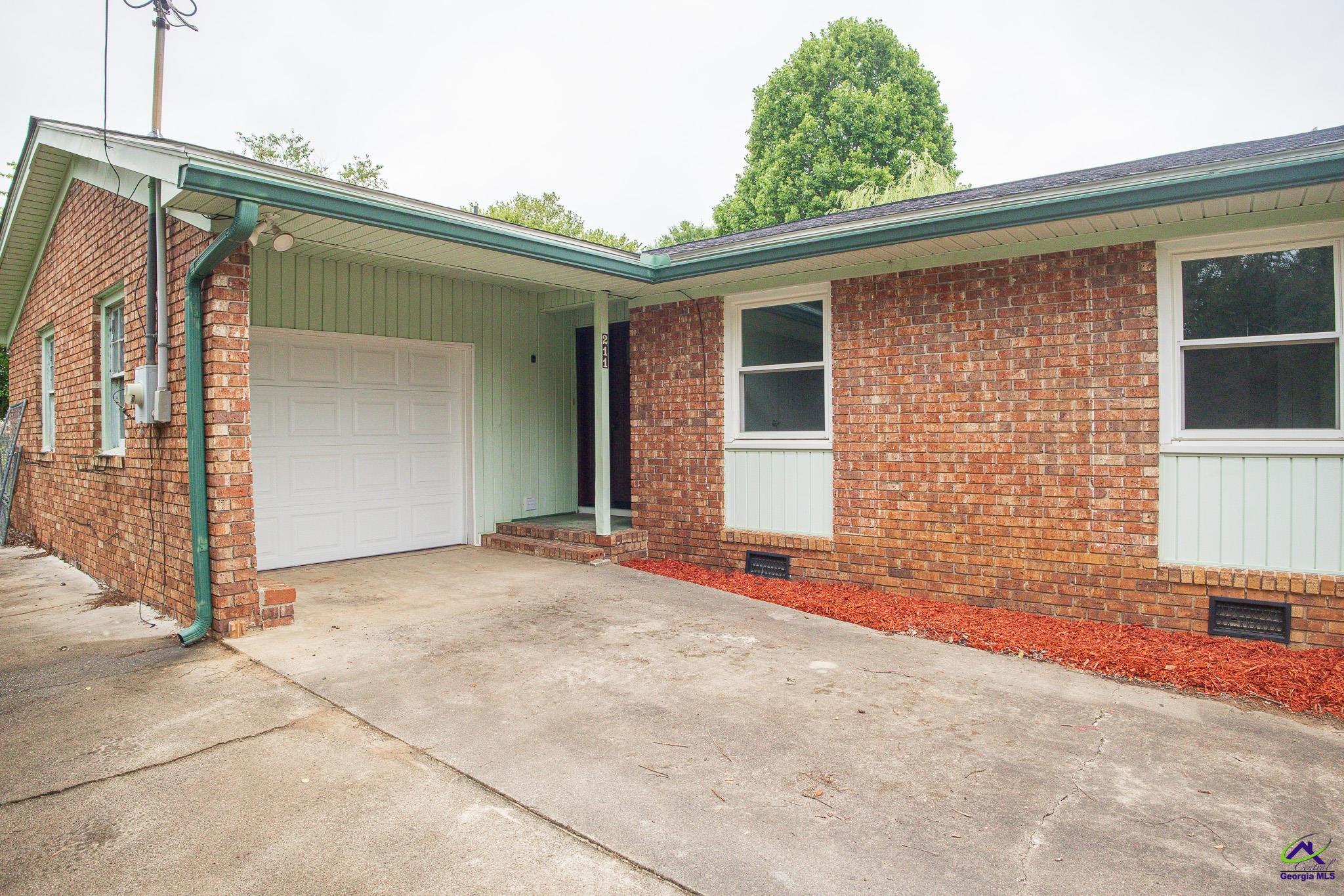 211 Sunnydale Drive