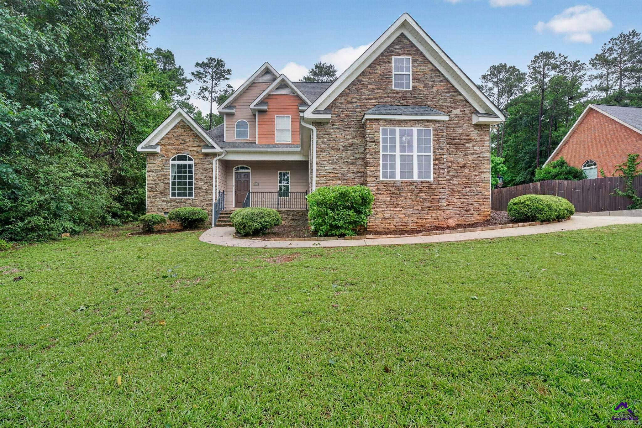 242 Carsons Walk