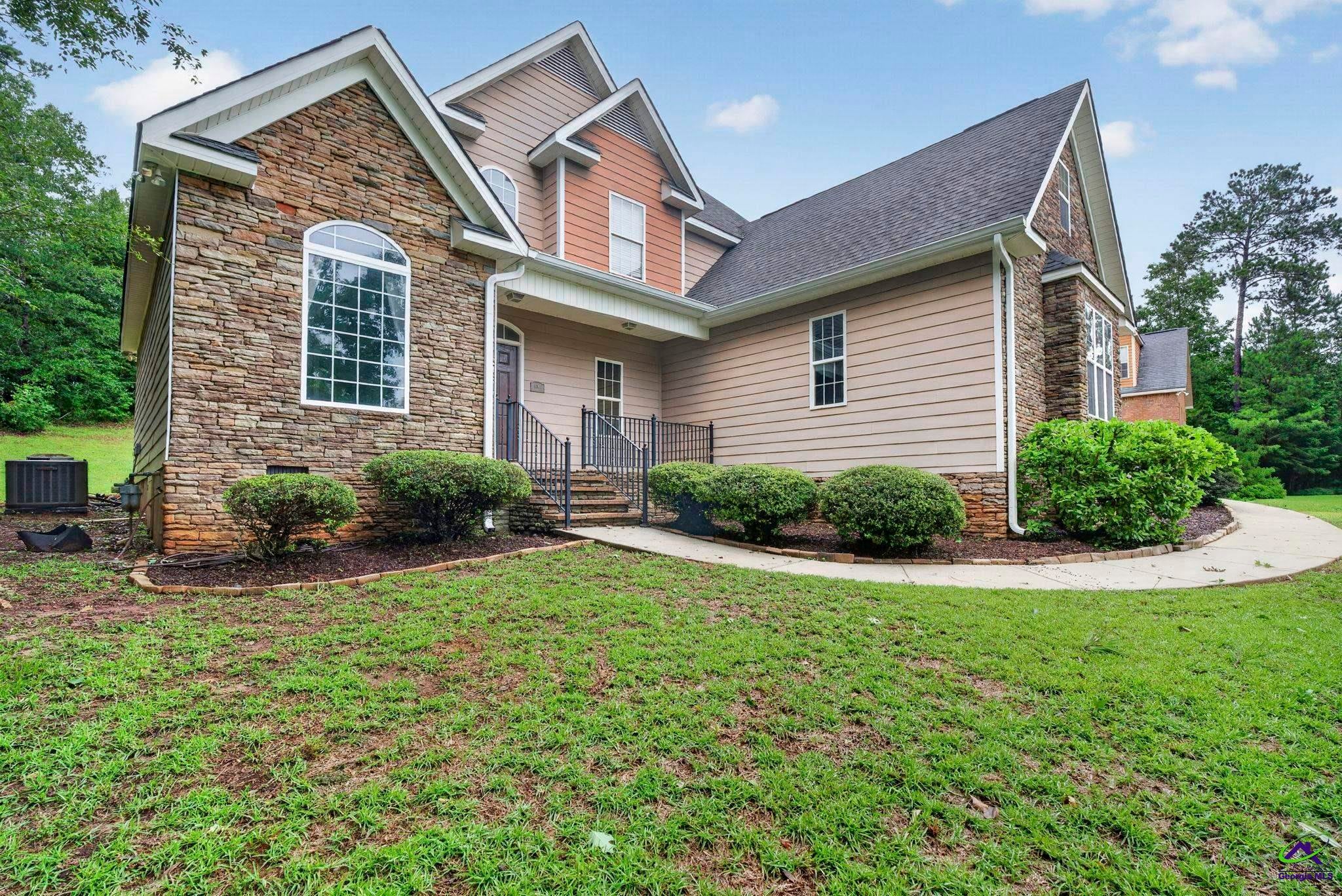 242 Carsons Walk