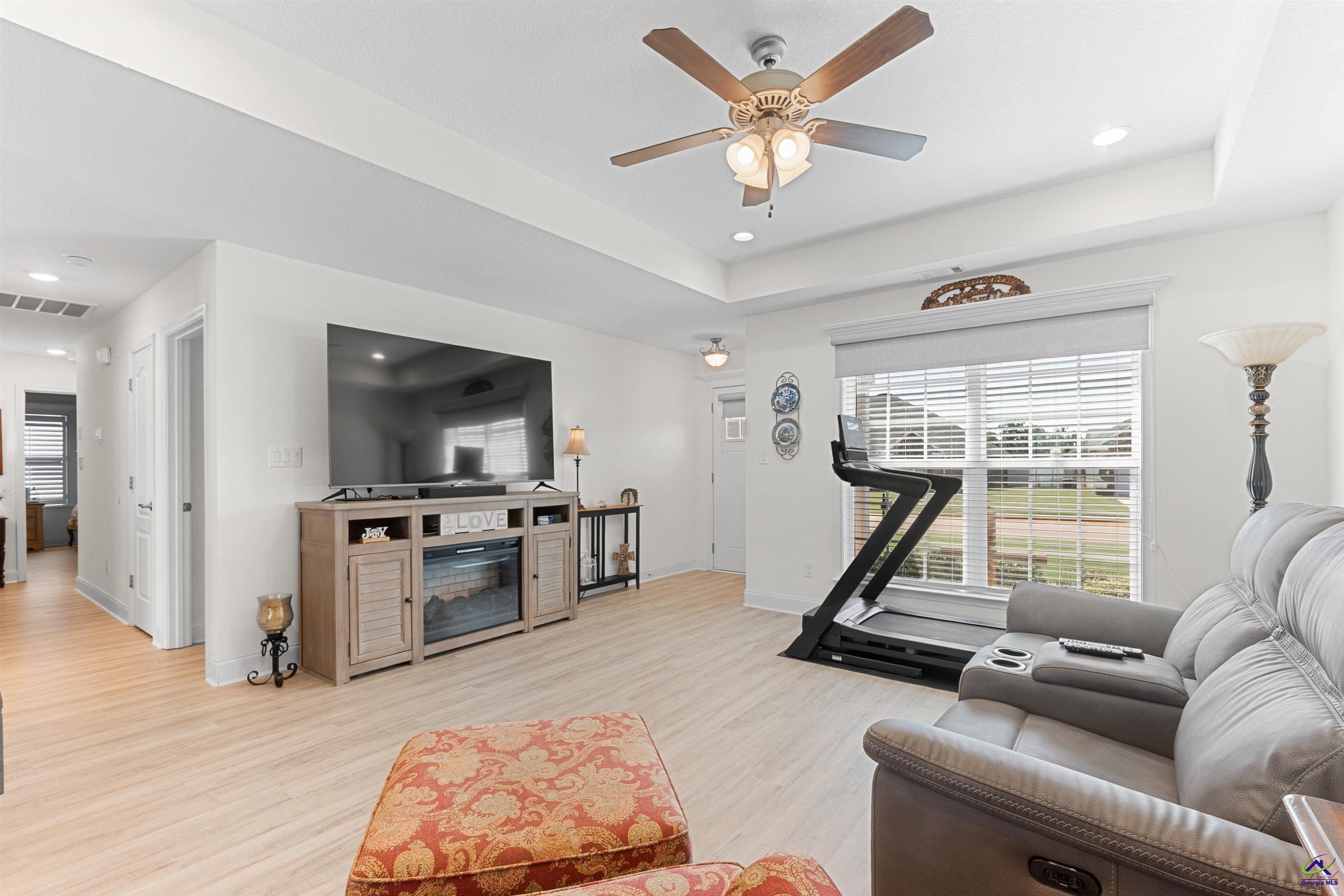425 Lamplight Drive